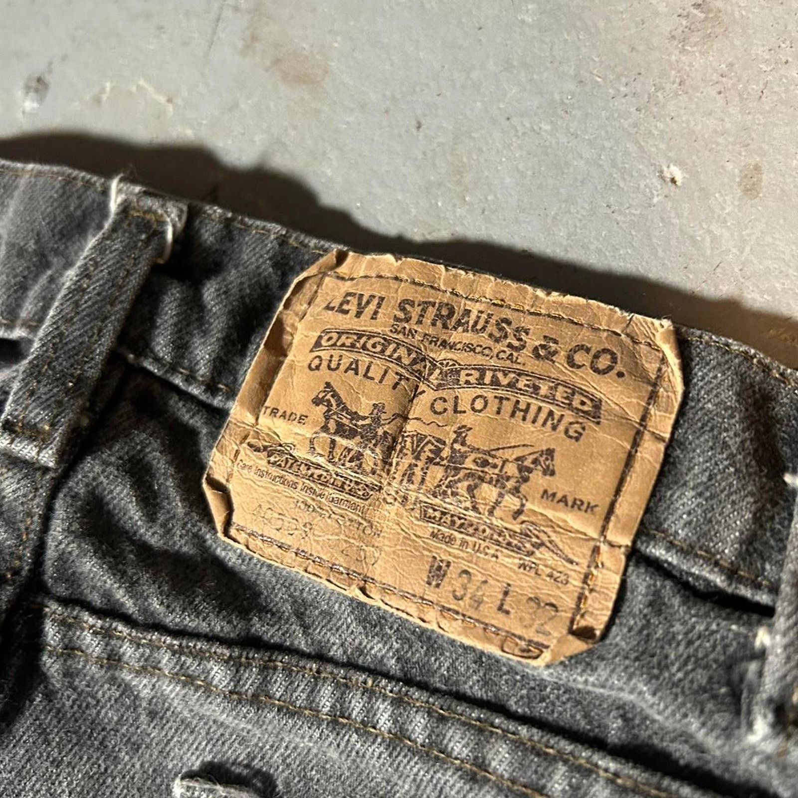 Levi's 80s grey levis has a Size US 32 / EU 48 - 3 Thumbnail