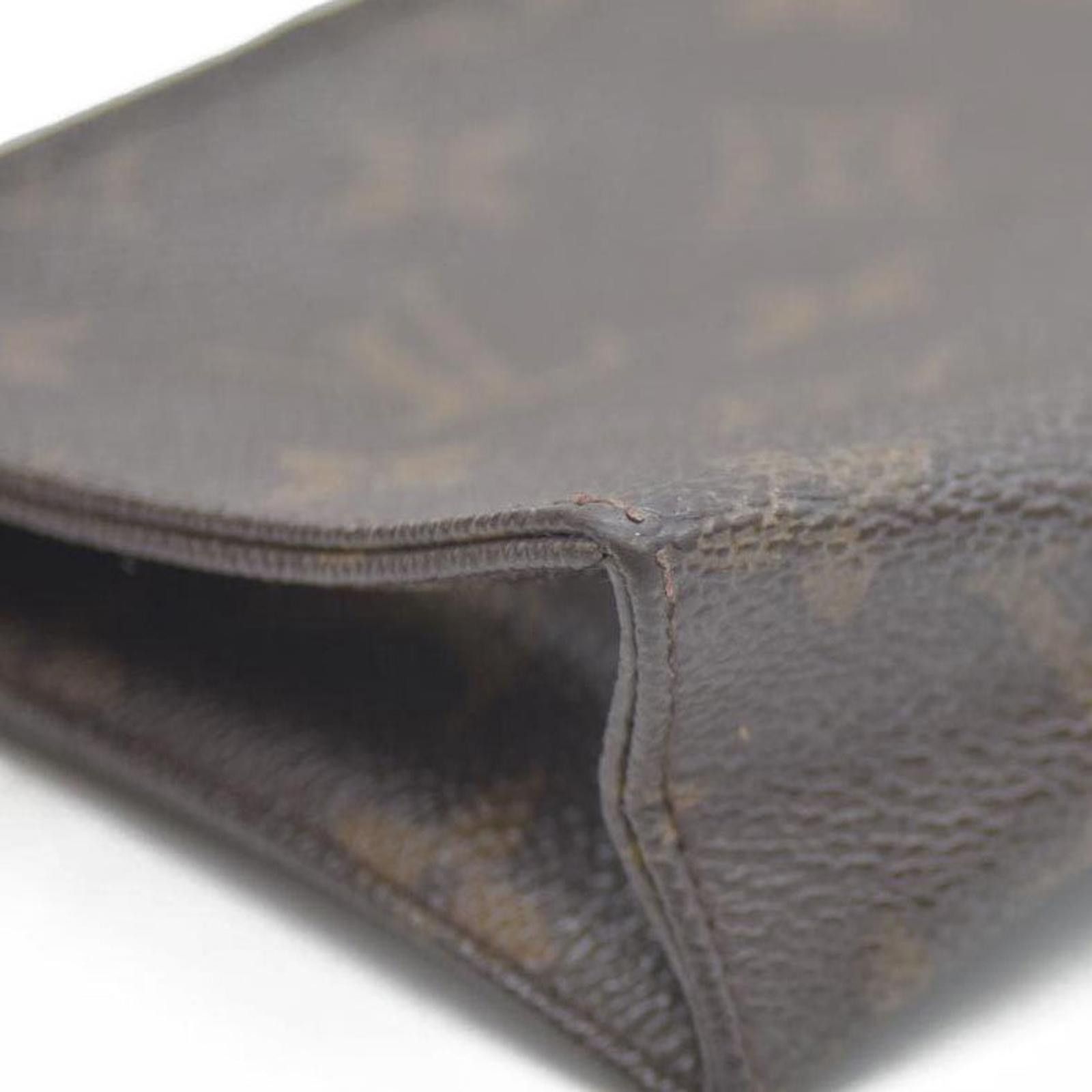 Louis Vuitton Louis Vuitton Monogram Poche Toilette 15 Cosmetics MB0042 Size ONE SIZE - 11 Thumbnail