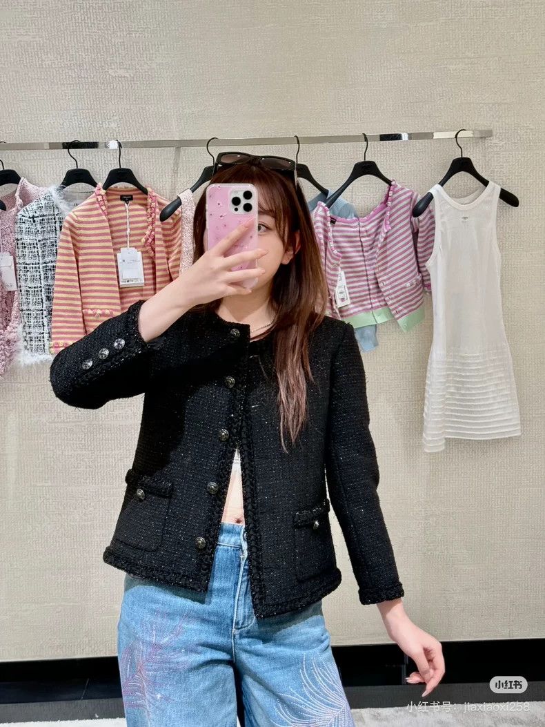 Chanel Chanel 25s black glitter classic round-neck braided jacket Size XS / US 0-2 / IT 36-38 - 8 Thumbnail
