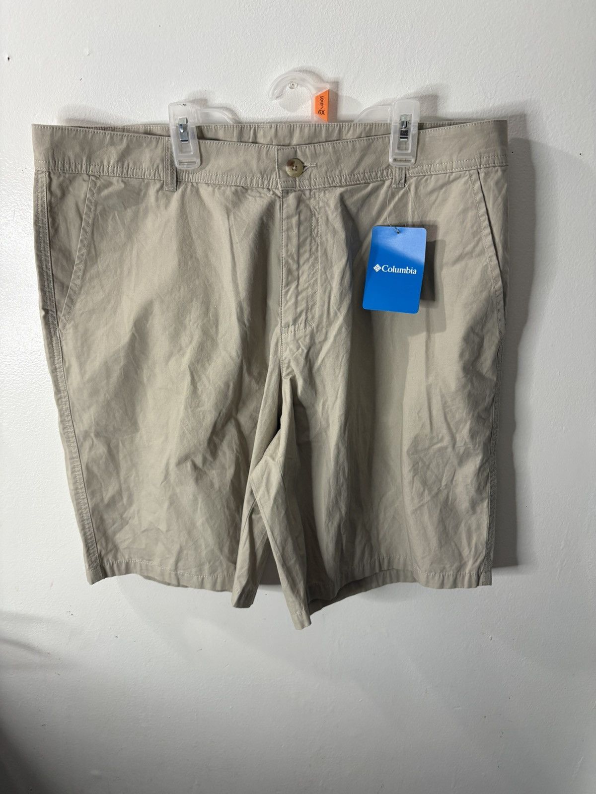 Columbia NWT modern classic khaki shorts size 36 Size US 36 / EU 52 - 1 Thumbnail