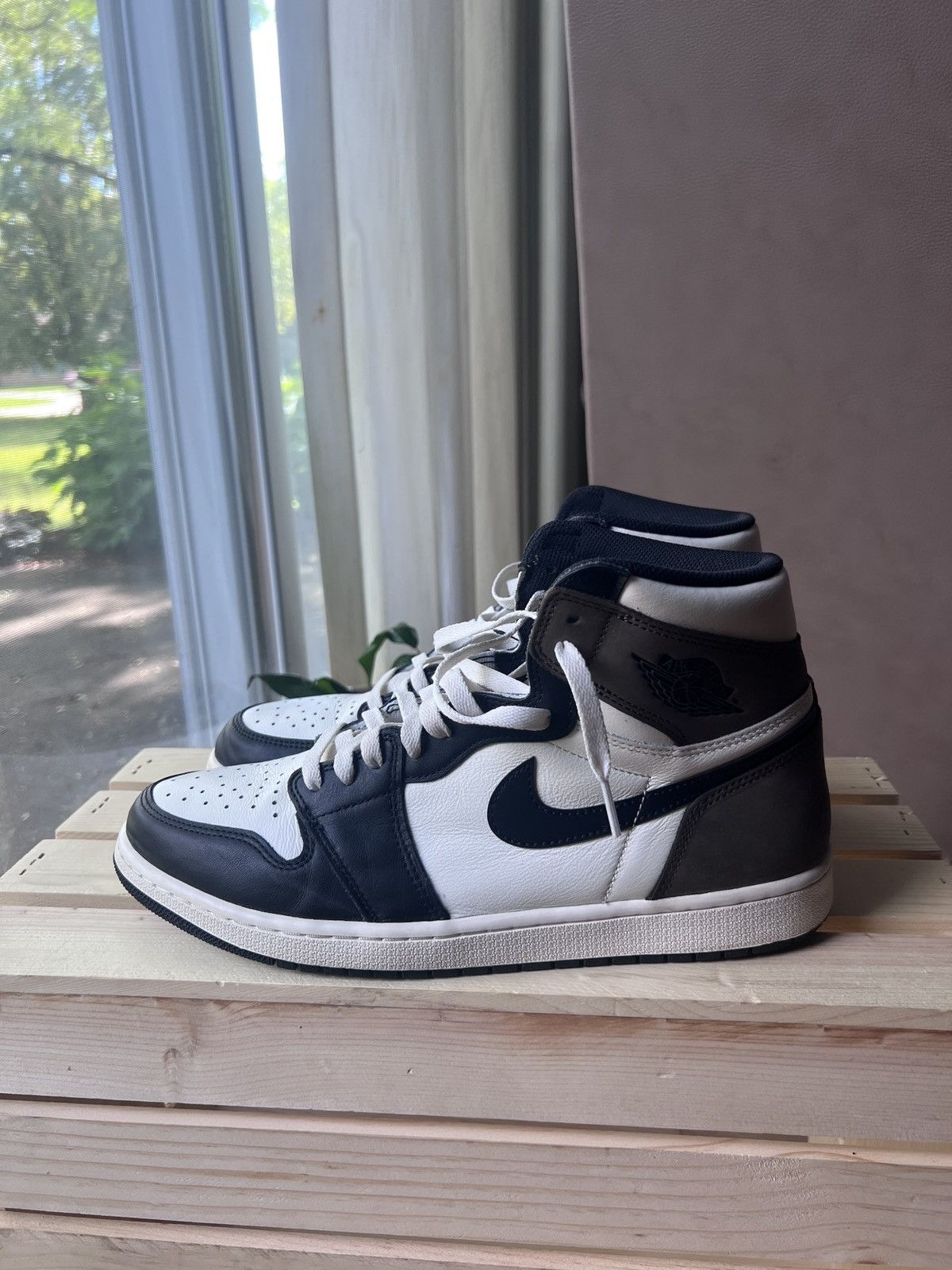 Jordan Brand Jordan 1 Mocha Size US 12.5 / EU 45-46 - 1 Thumbnail