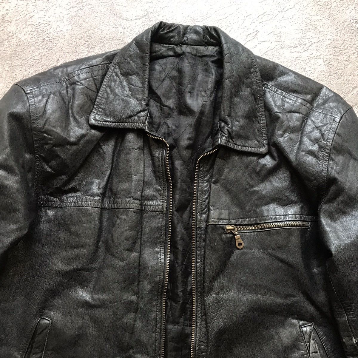 Vintage Vintage 90s Thrashed Black Leather Jacket Streetwear Boxy L Size US L / EU 52-54 / 3 - 3 Thumbnail