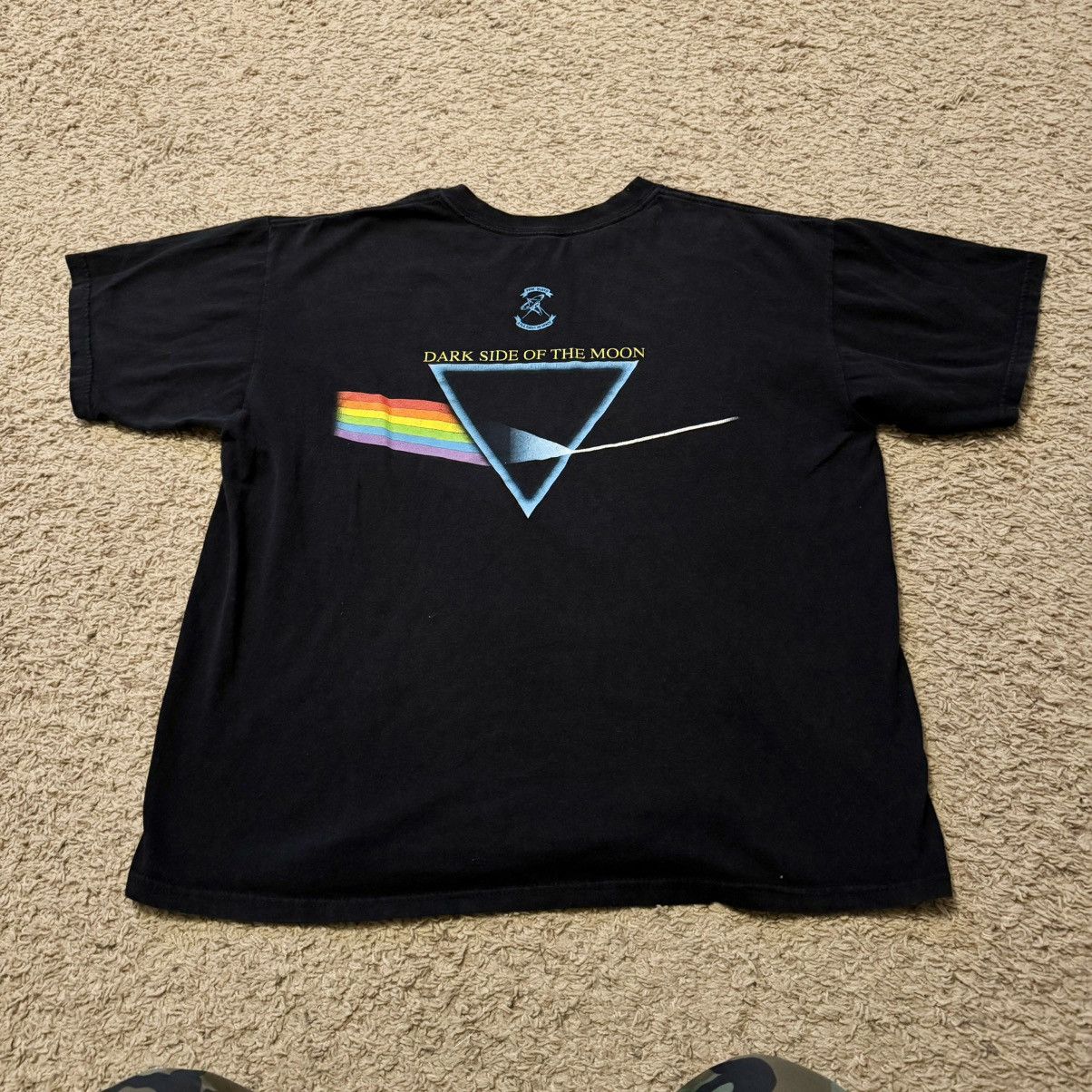 Band Tees VINTAGE LATE 90s PINK FLOYD DARK SIDE OF THE MOON TEE! Size US XL / EU 56 / 4 - 4 Thumbnail