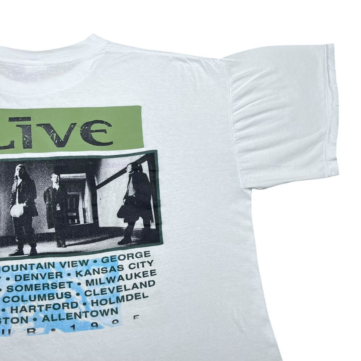 Band Tees Vintage 1995 Live Throwing Copper Tour Band Graphic T-Shirt Size US XL / EU 56 / 4 - 11 Thumbnail