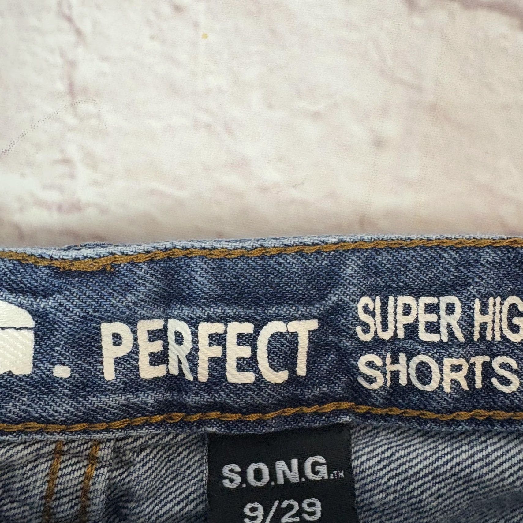 Vintage S.O.N.G. Shorts Juniors 9 Blue Super High Rise Distressed Cutoff Frayed Hem Size 30" / US 8 / IT 44 - 4 Thumbnail