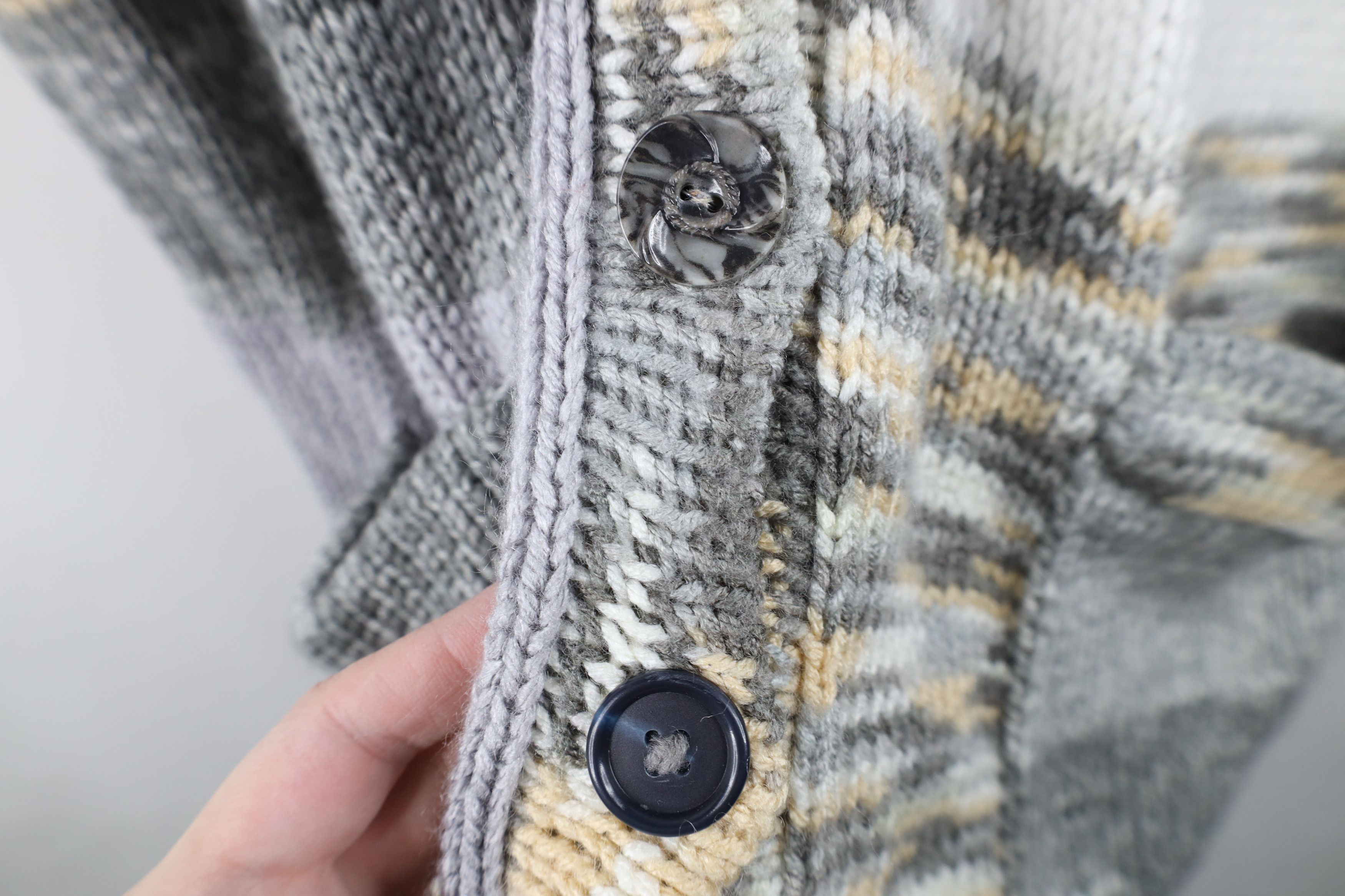 Vintage Vintage 70s Streetwear Crochet Knit Cardigan Sweater Vest Size 3XL / US 20-22 - 7 Thumbnail