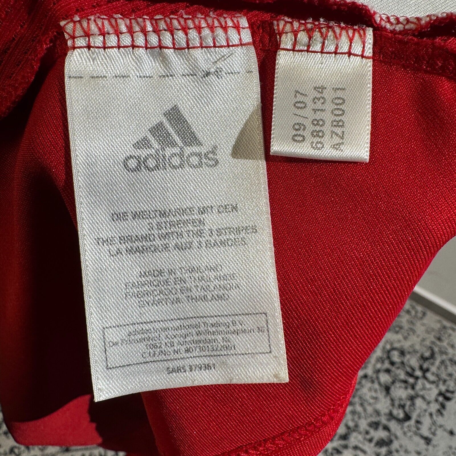 Adidas × Vintage Adidas Red White Polyester Jersey T-Shirt Size munchen Size US M / EU 48-50 / 2 - 12 Thumbnail