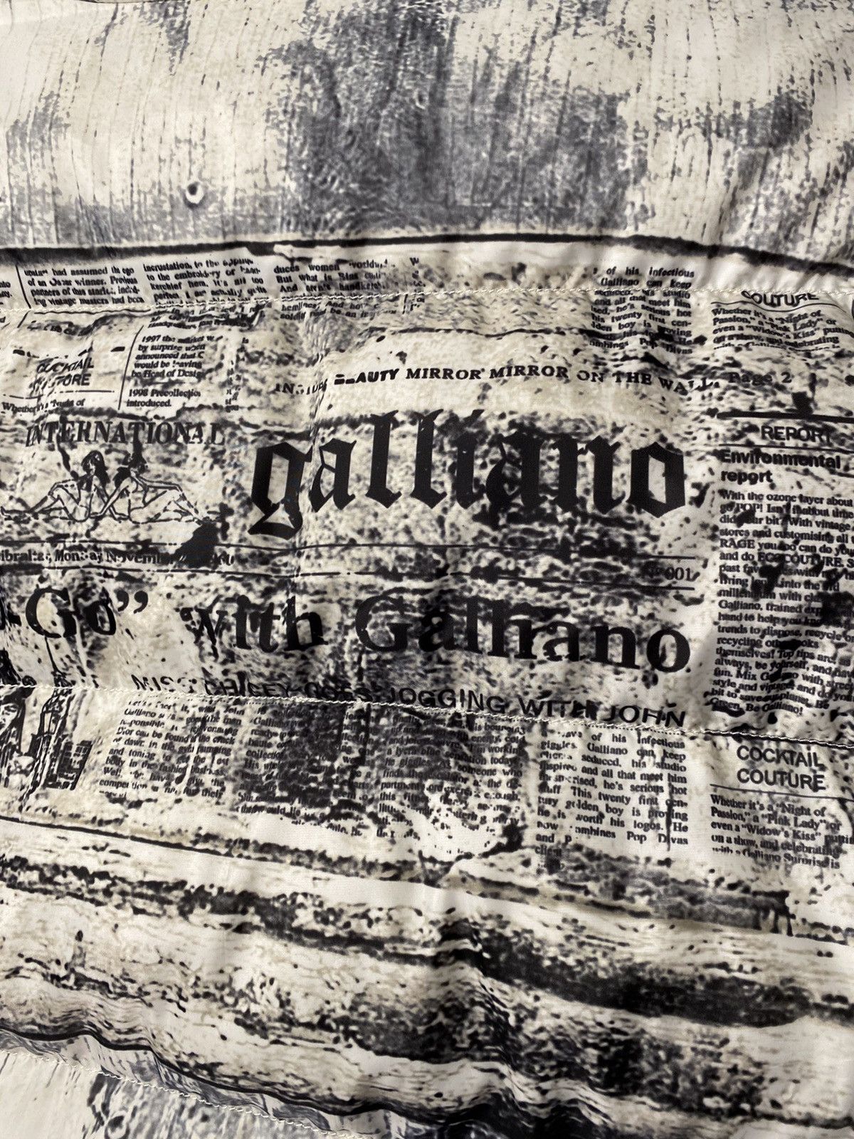 Archival Clothing John Galliano vintage puffer down jacket gazette newspaper Size US M / EU 48-50 / 2 - 6 Thumbnail