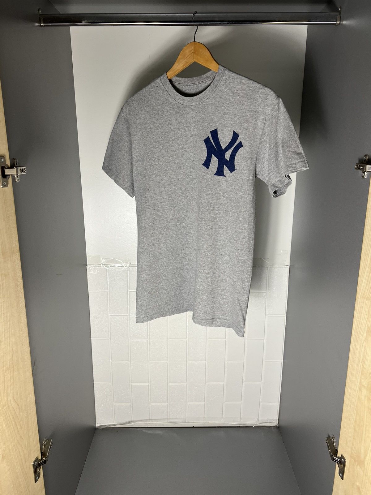Majestic VINTAGE MAJESTIC NEW YORK YANKEES MLB RETRO T-SHIRT Y2K 90s Size US M / EU 48-50 / 2 - 8 Thumbnail