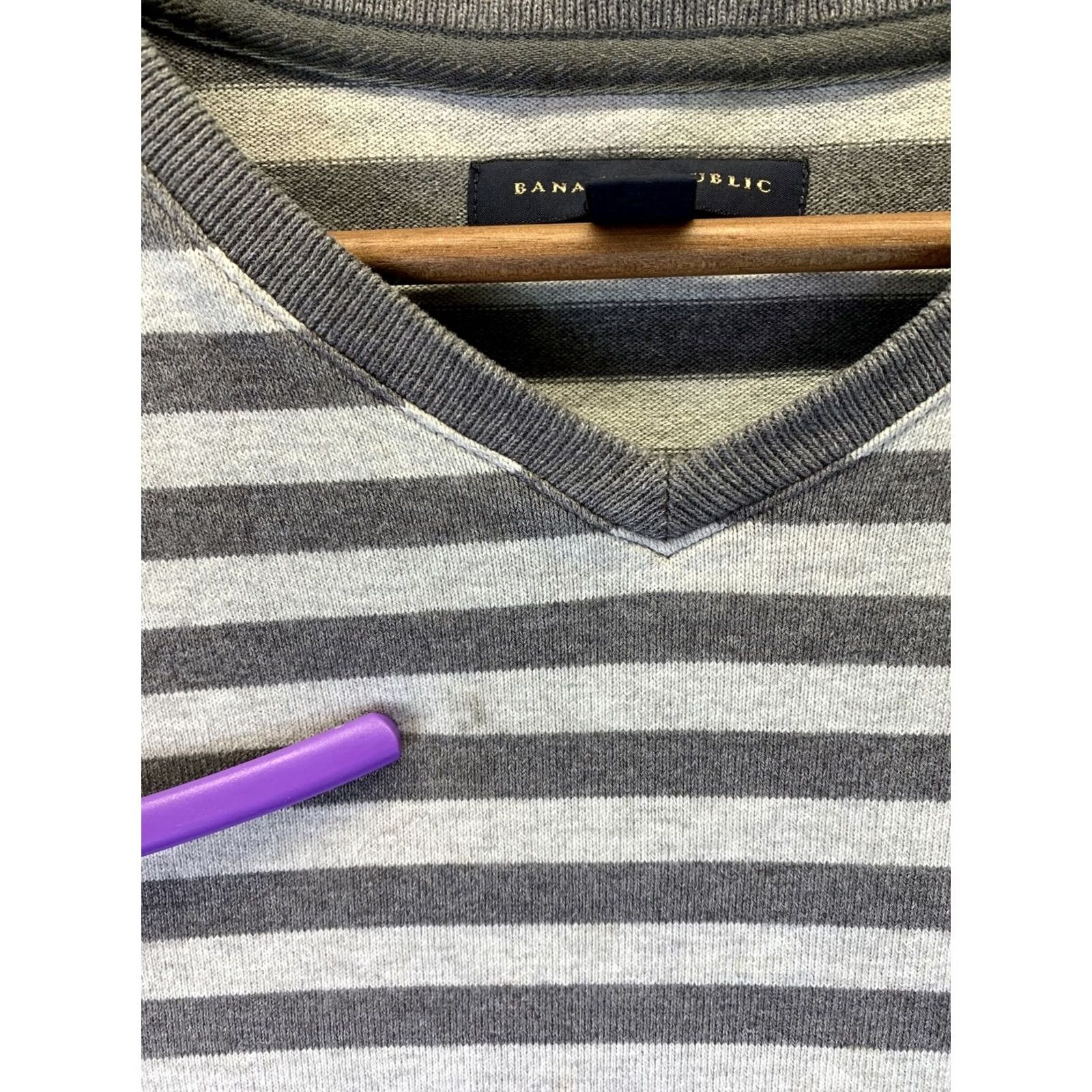 Banana Republic Banana Republic Mens SZ M Gray Stripe V Neck Tight Knit Long Sleeve Shirt -3320 -Pre-Owned Size US M / EU 48-50 / 2 - 5 Thumbnail