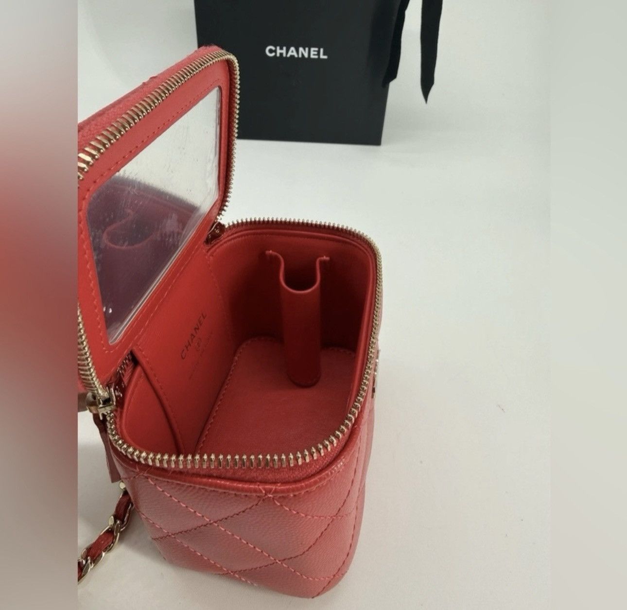 Chanel CHANEL Caviar Quilted Mini Vanity Case With Chain Red Size ONE SIZE - 7 Thumbnail