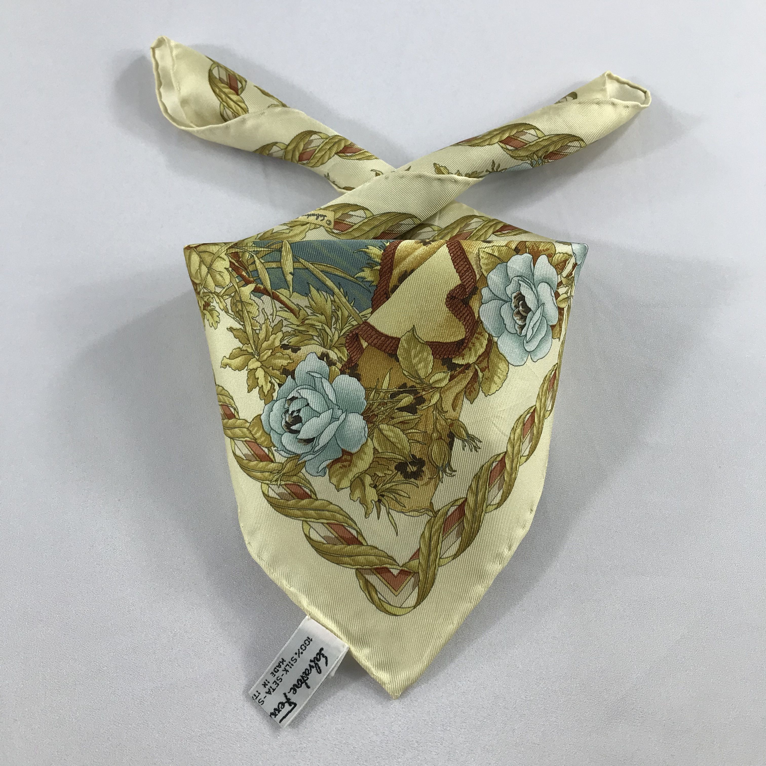Salvatore Ferragamo × Vintage Salvatore Ferragamo Bandana /Handkerchief/Neckerchief -S2369 Size ONE SIZE - 3 Thumbnail