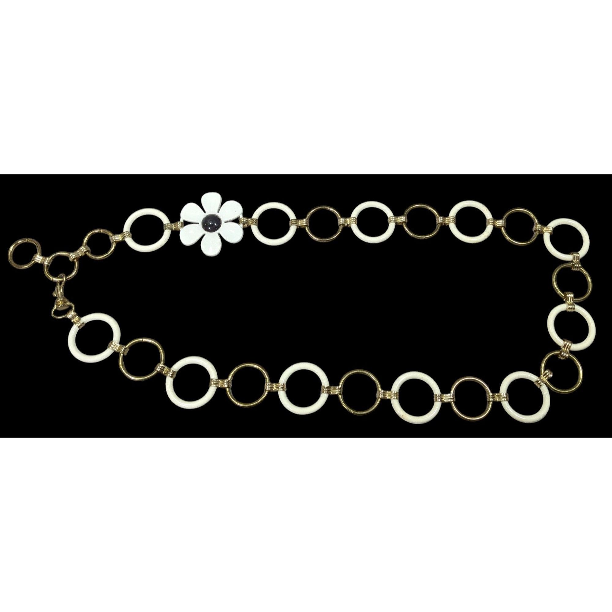 Other Retro Hippie Floral Chunky White And Gold Tone Ring Necklace Size ONE SIZE - 1 Thumbnail