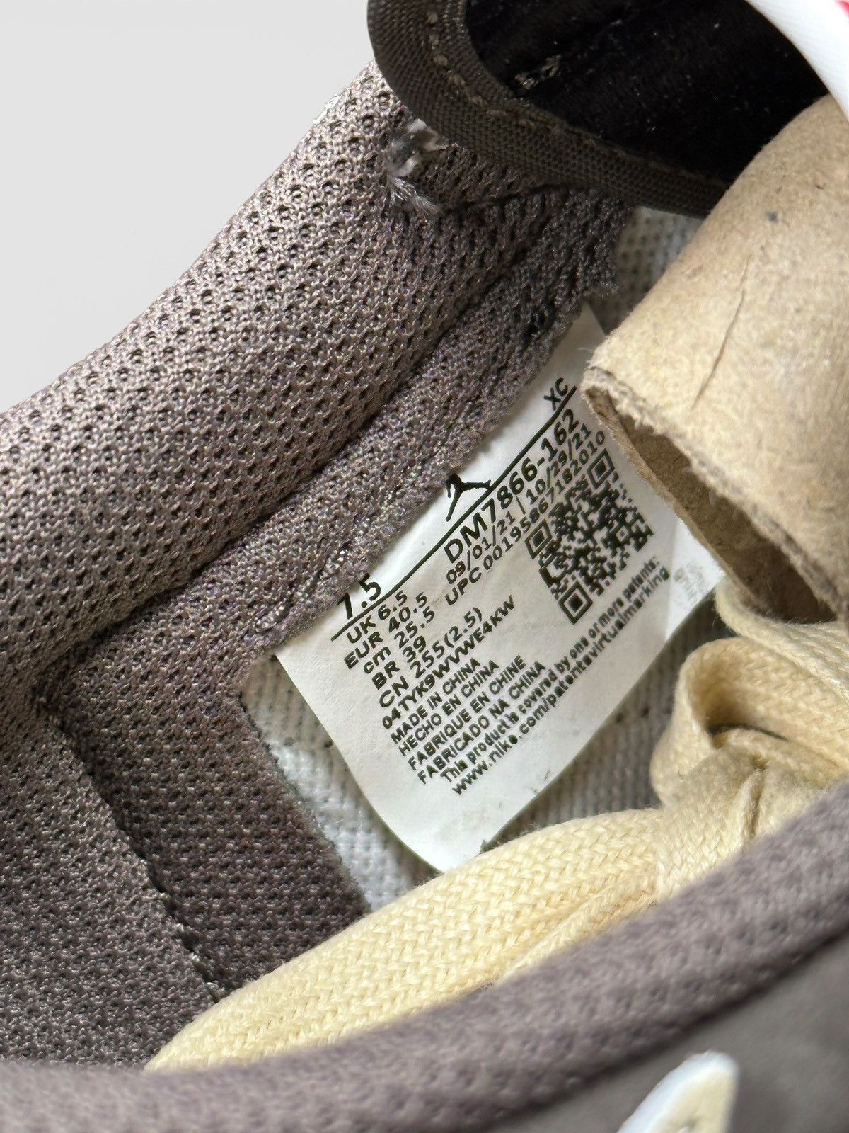 Jordan Brand × Travis Scott Size 7.5 - Jordan 1 Low OG x Travis Scott Reverse Mocha Low Size US 7.5 / EU 40-41 - 8 Thumbnail