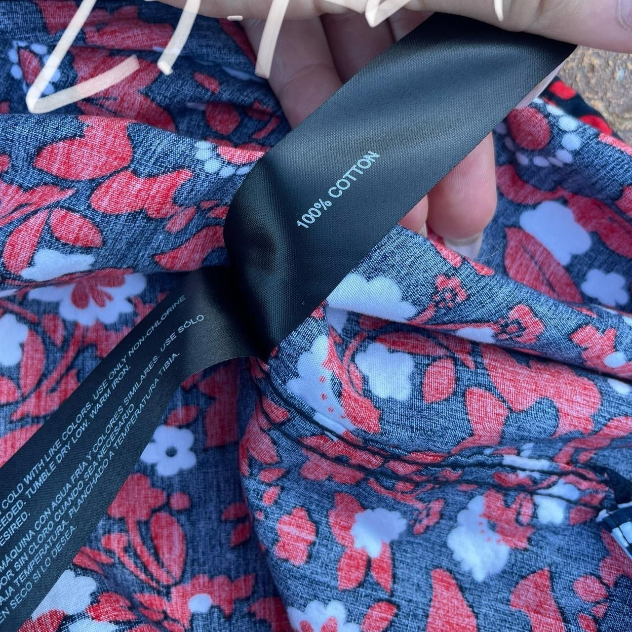 Nordstrom Denim and flower Navy & Red Ditsy Floral Woven Button Up Size US L / EU 52-54 / 3 - 6 Thumbnail