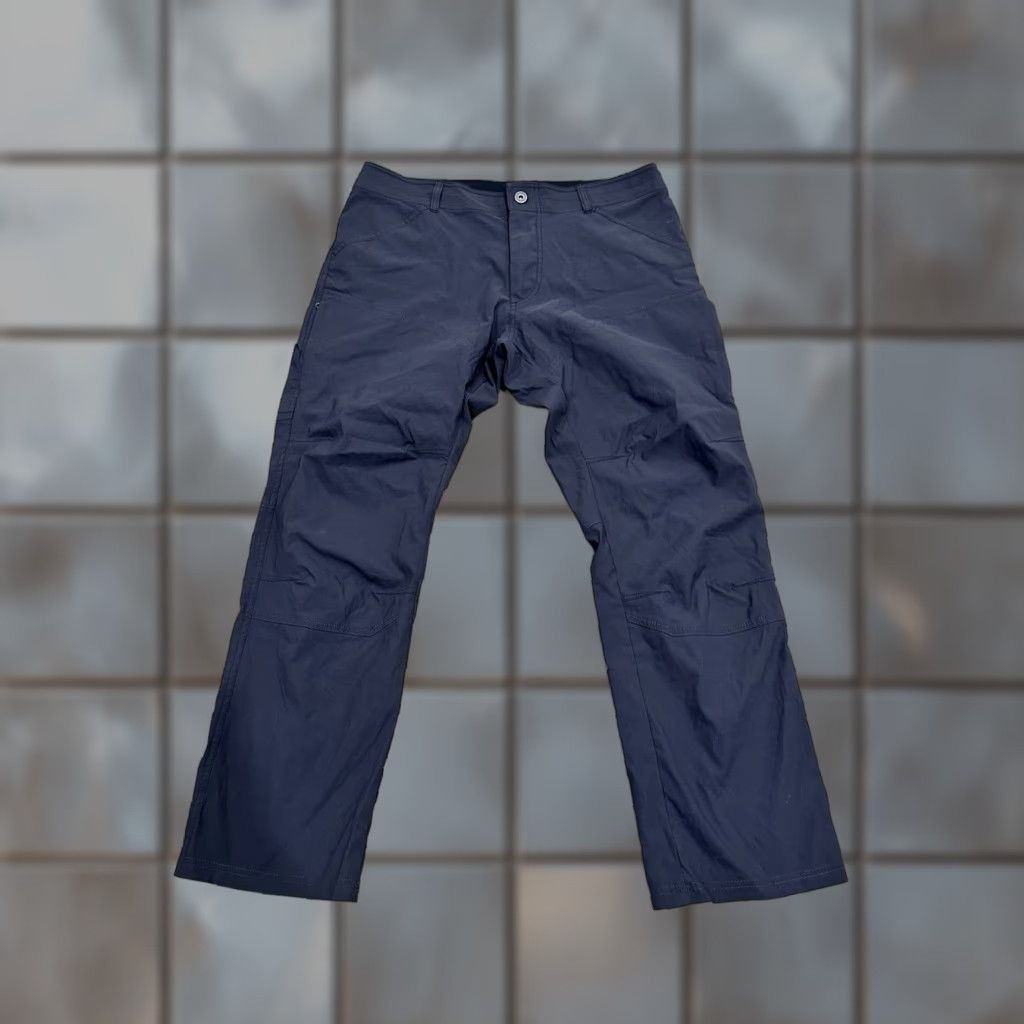 Vintage Kuhl Renegade Lightweight Hiking Pants Blue 36x29 Mens Pants Regular Fit Nylon Elastane Pockets Outdoor Casual Travel Workwear 5120 Size US 36 / EU 52 - 1 Thumbnail
