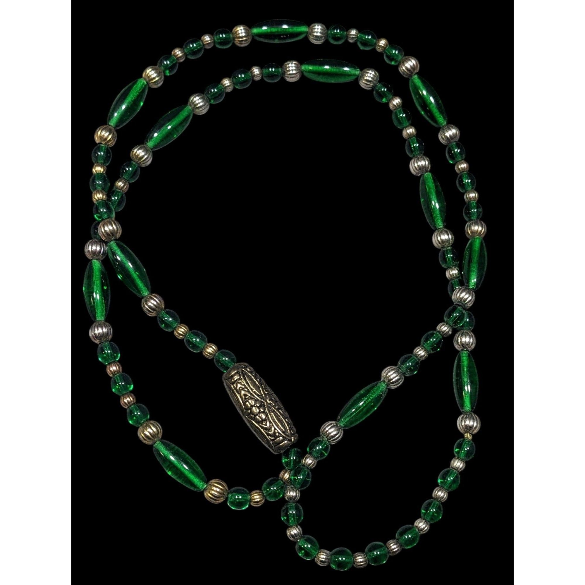 Other Retro Green Glass Beaded Necklace With Silver And Gold Tone Size ONE SIZE - 1 Thumbnail