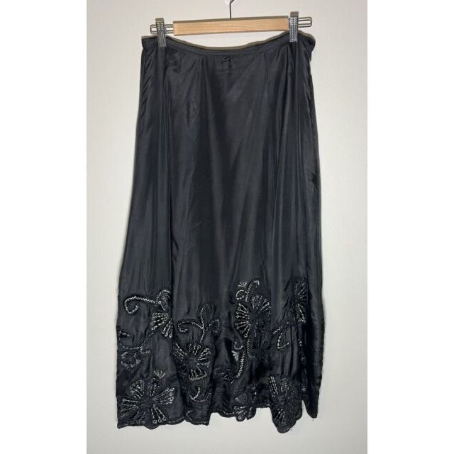 Chicos Chico’s Women’s Black Elegant Knee Length Silk Floral Embroi Size 38" / US 16 / IT 52 - 1 Thumbnail