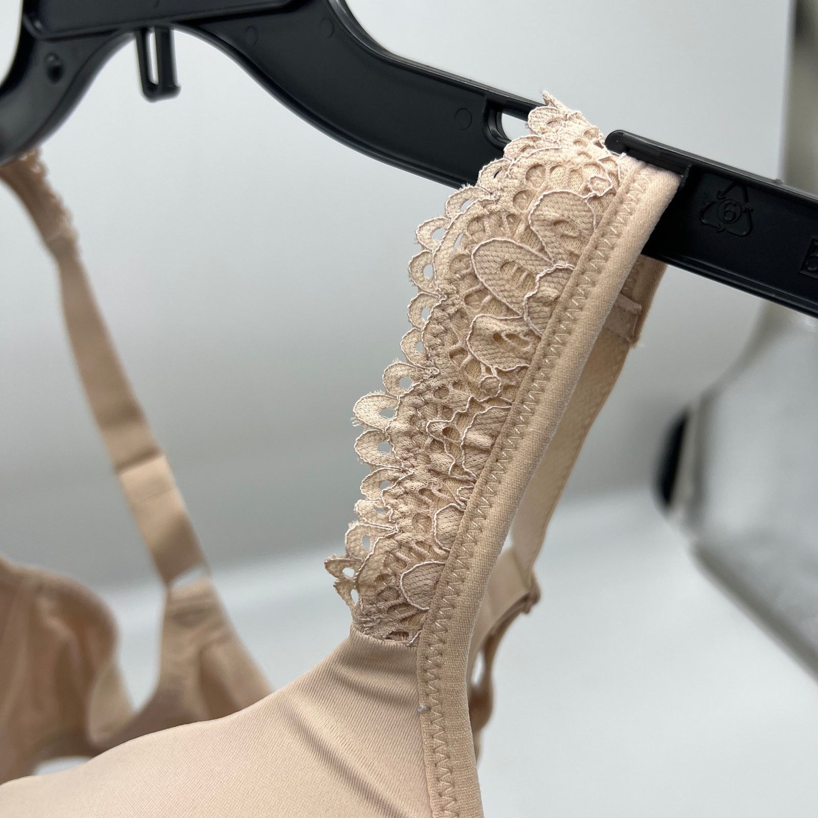 Other Breezies Luxe Lace Wirefree T-Shirt Bra Sunbeige, 38 D Size XS / US 0-2 / IT 36-38 - 4 Thumbnail