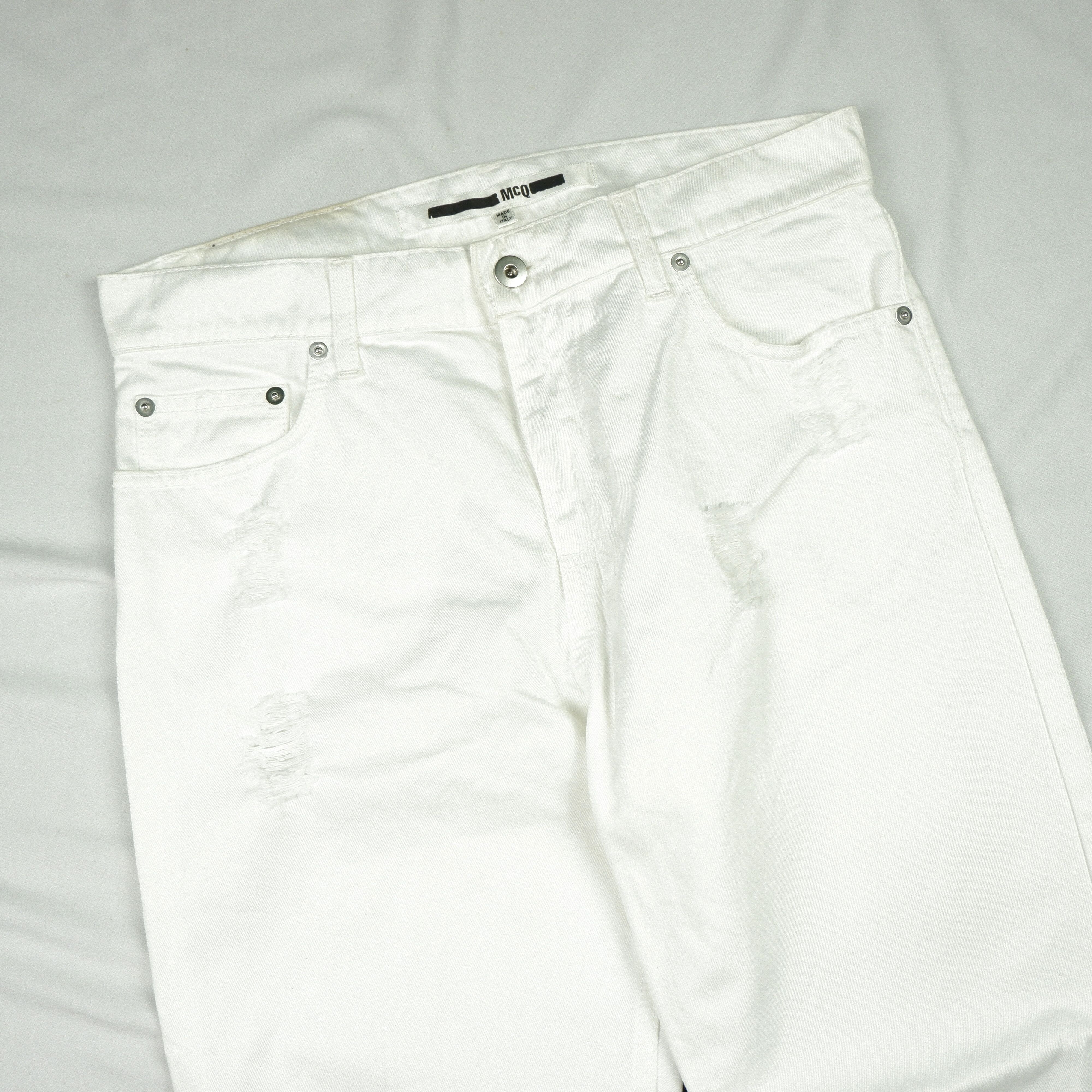 Alexander McQueen Alexander McQueen Ripped White Jeans Size US 26 / EU 42 - 10 Thumbnail
