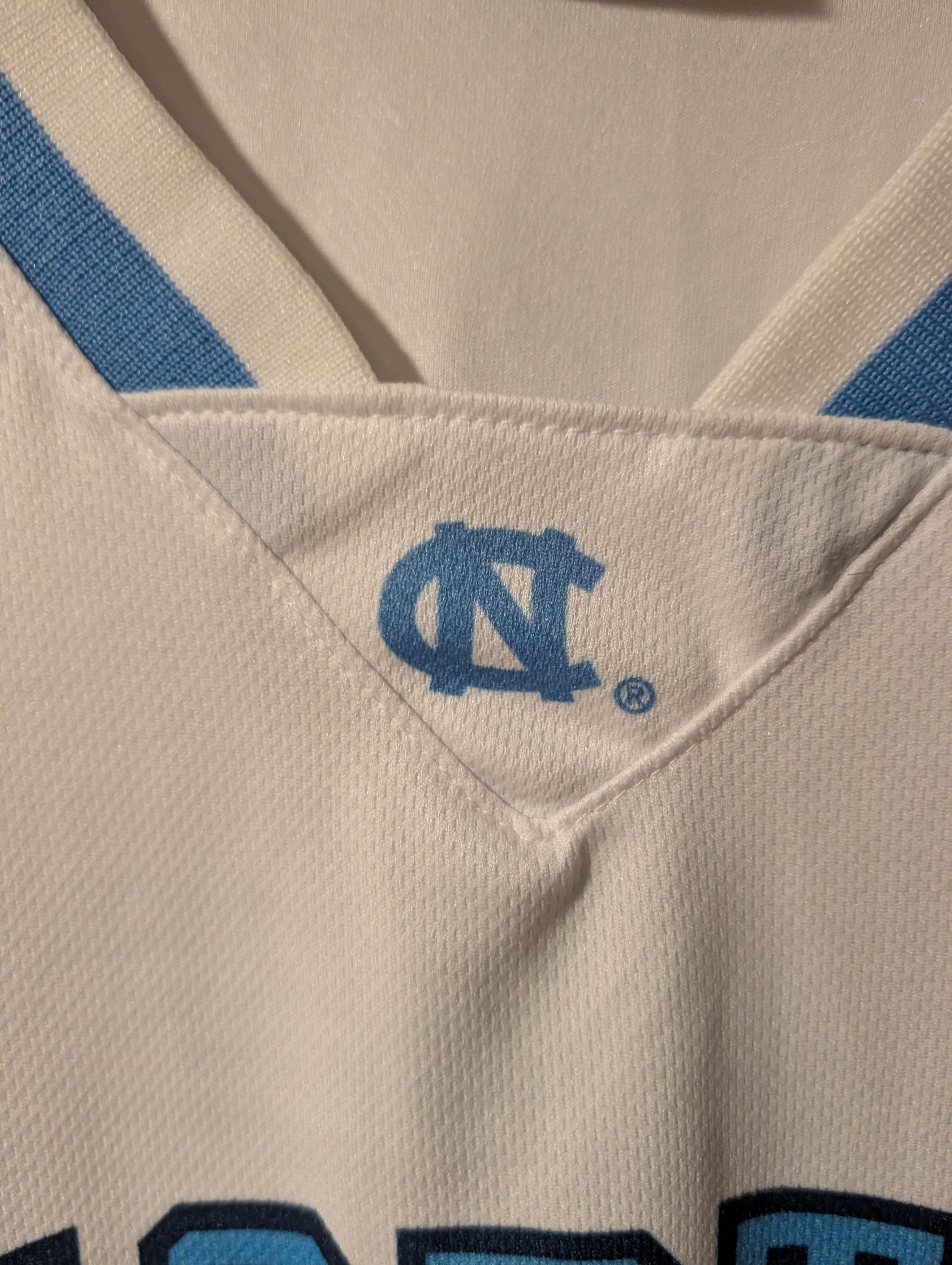 Nike VTG Nike North Carolina Tar Heels #5 Basketball Jersey XL Size US XL / EU 56 / 4 - 5 Thumbnail