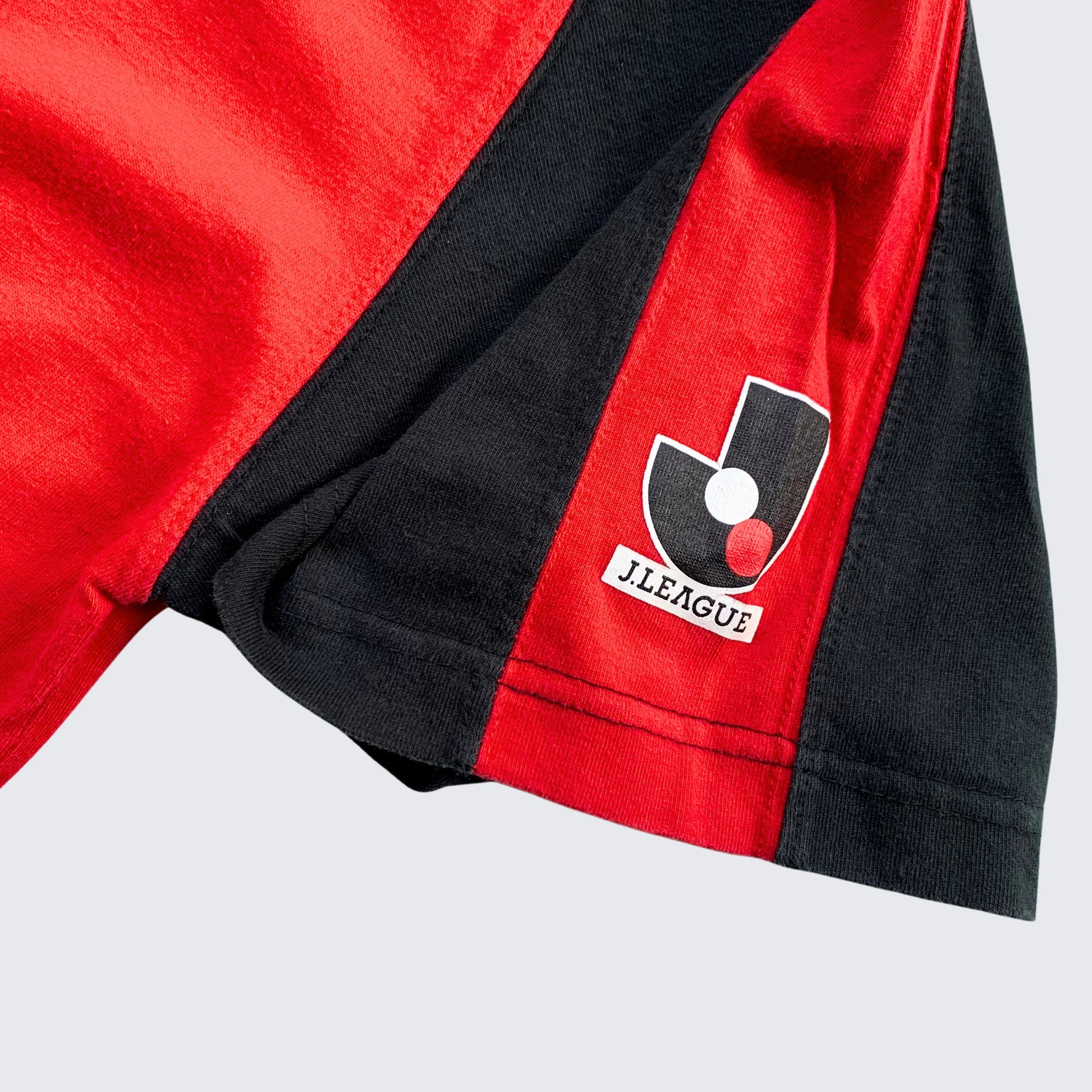 Japanese Brand 1990s Red Diamonds Urawa Japan Official Tee Size US L / EU 52-54 / 3 - 6 Thumbnail