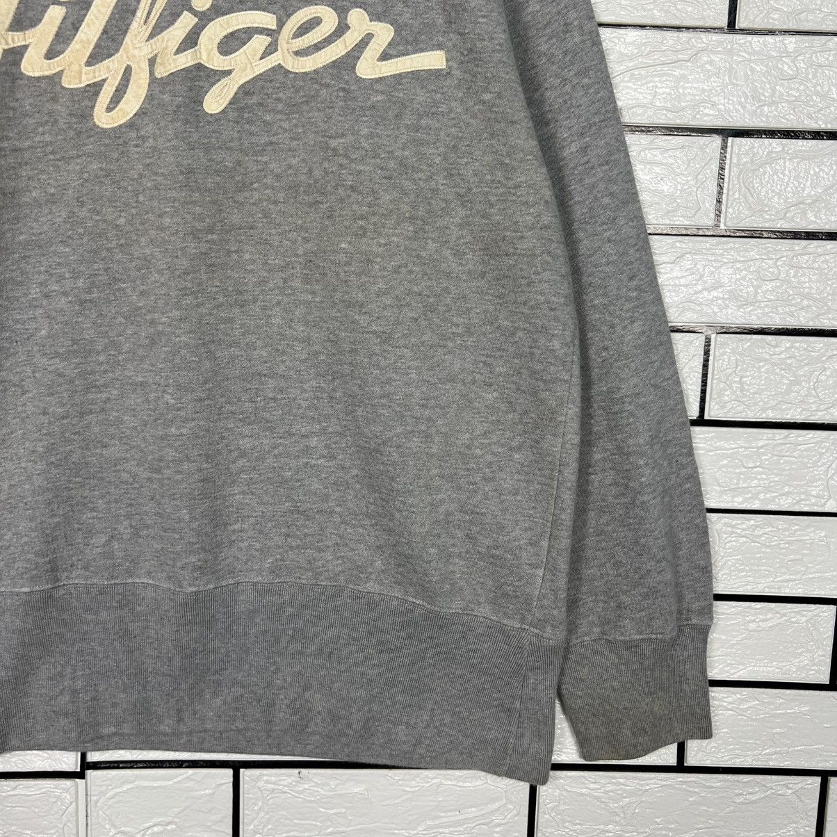 Tommy Hilfiger Y2k Vintage TOMMY HILFIGER Big Logo Sweatshirt #3943-C180 Size US M / EU 48-50 / 2 - 7 Thumbnail