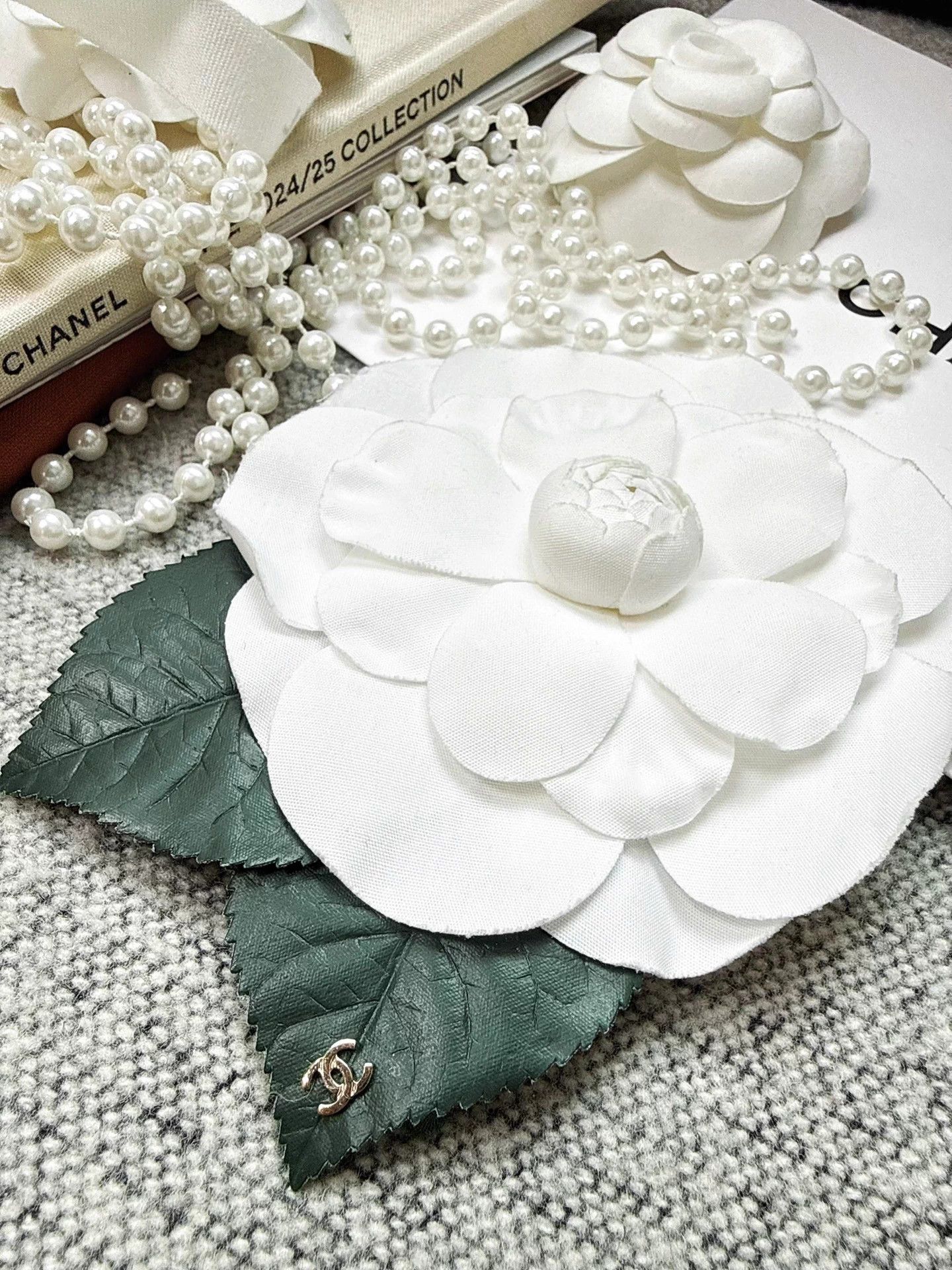 Chanel Chanel 24k Runway 3D White Camellia Brooch New Size ONE SIZE - 2 Thumbnail