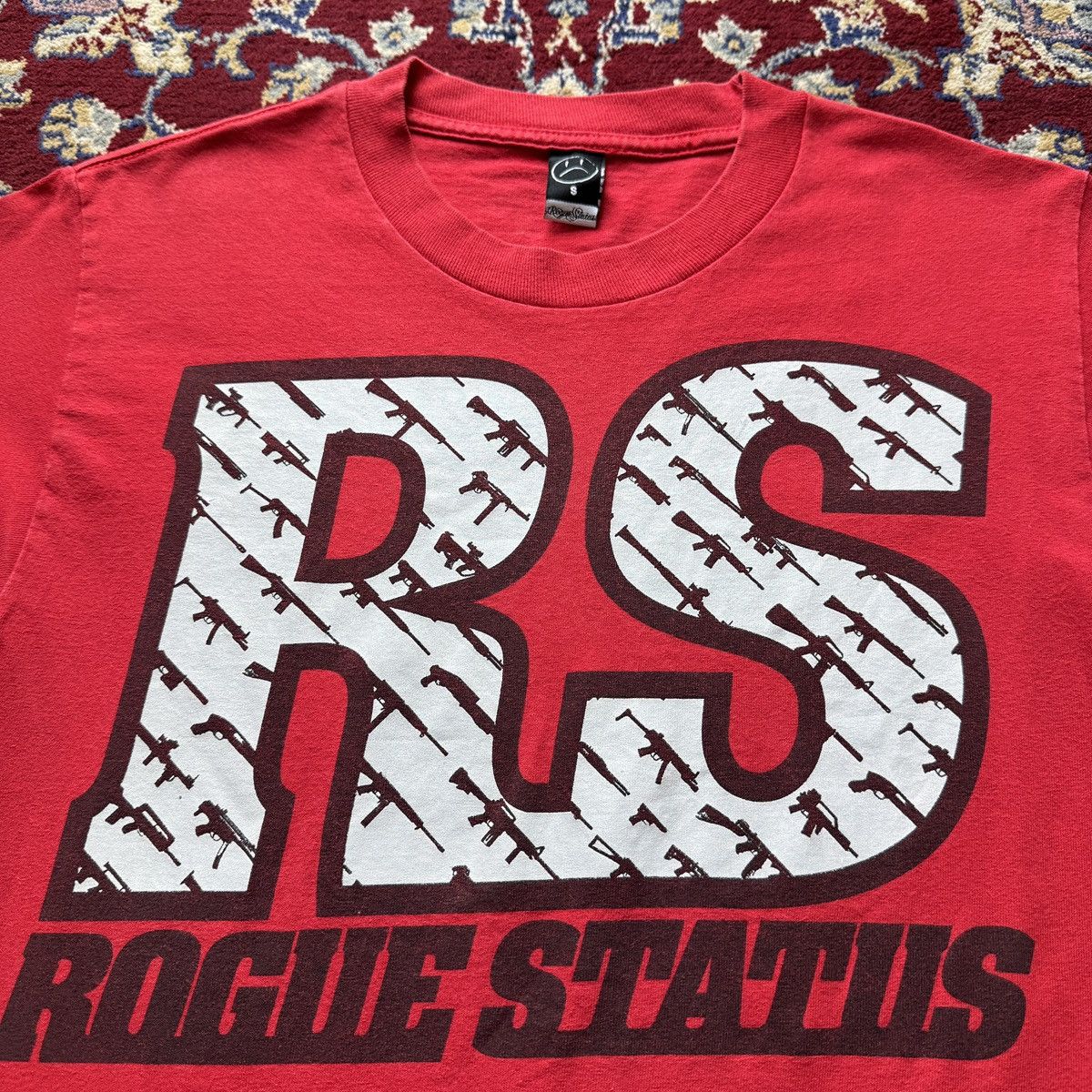 Vintage 2000s Rogue Status Gun show Logo tee Y2k rare