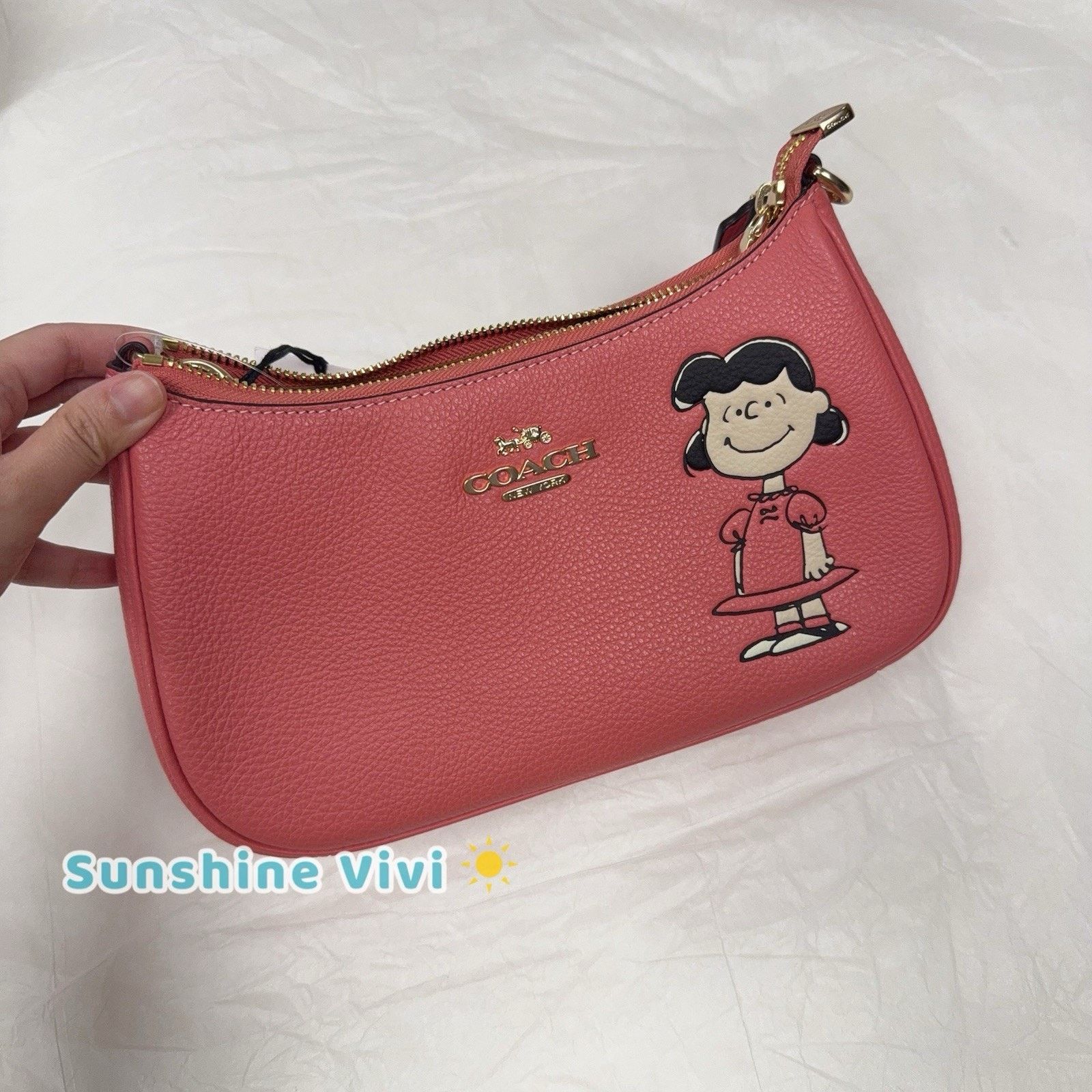 Coach NWT COACH x PEANUTS Teri Shoulder Lucy Bright Coral CBM32 Size ONE SIZE - 6 Thumbnail
