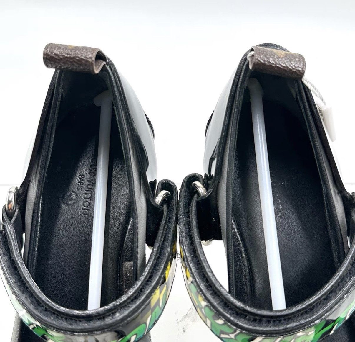 Louis Vuitton Louis Vuitton Velcro Pointed Toe Patent Leather Flats K12 Size US 5 / IT 35 - 5 Thumbnail