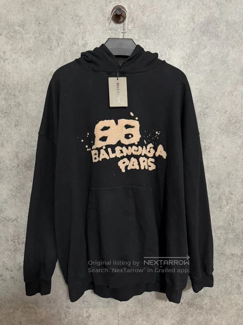Balenciaga Balenciaga Graffiti Logo Hoodie Black XS. Size US XS / EU 42 / 0 - 1 Thumbnail