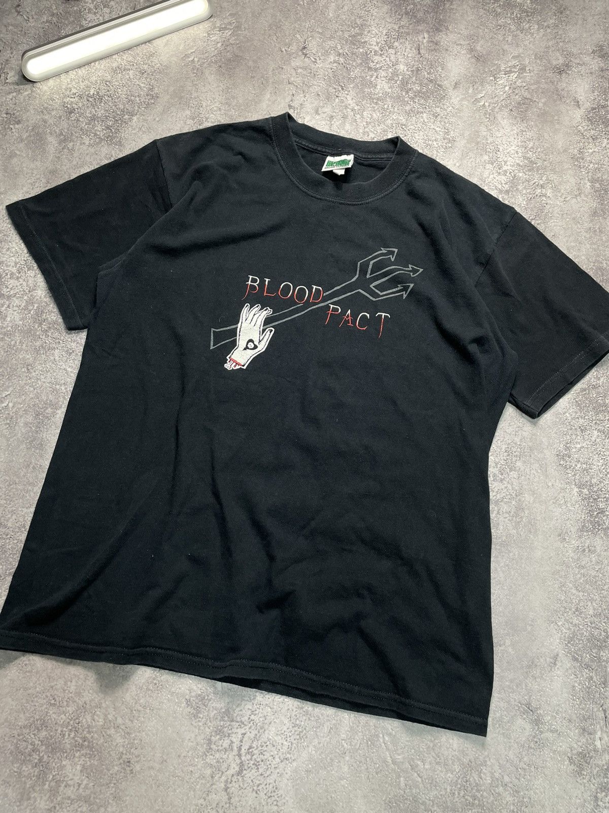Band Tees Vtg Y2K Alkaline Trio Emo Punk Rock Band Tee Size L Size US L / EU 52-54 / 3 - 6 Thumbnail
