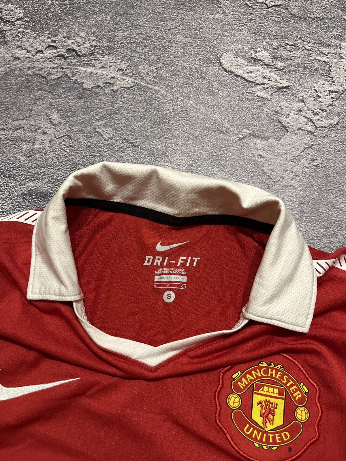 Nike Nike Manchester United Jersey 2010 Home Soccer Jersey AON Size US S / EU 44-46 / 1 - 7 Thumbnail