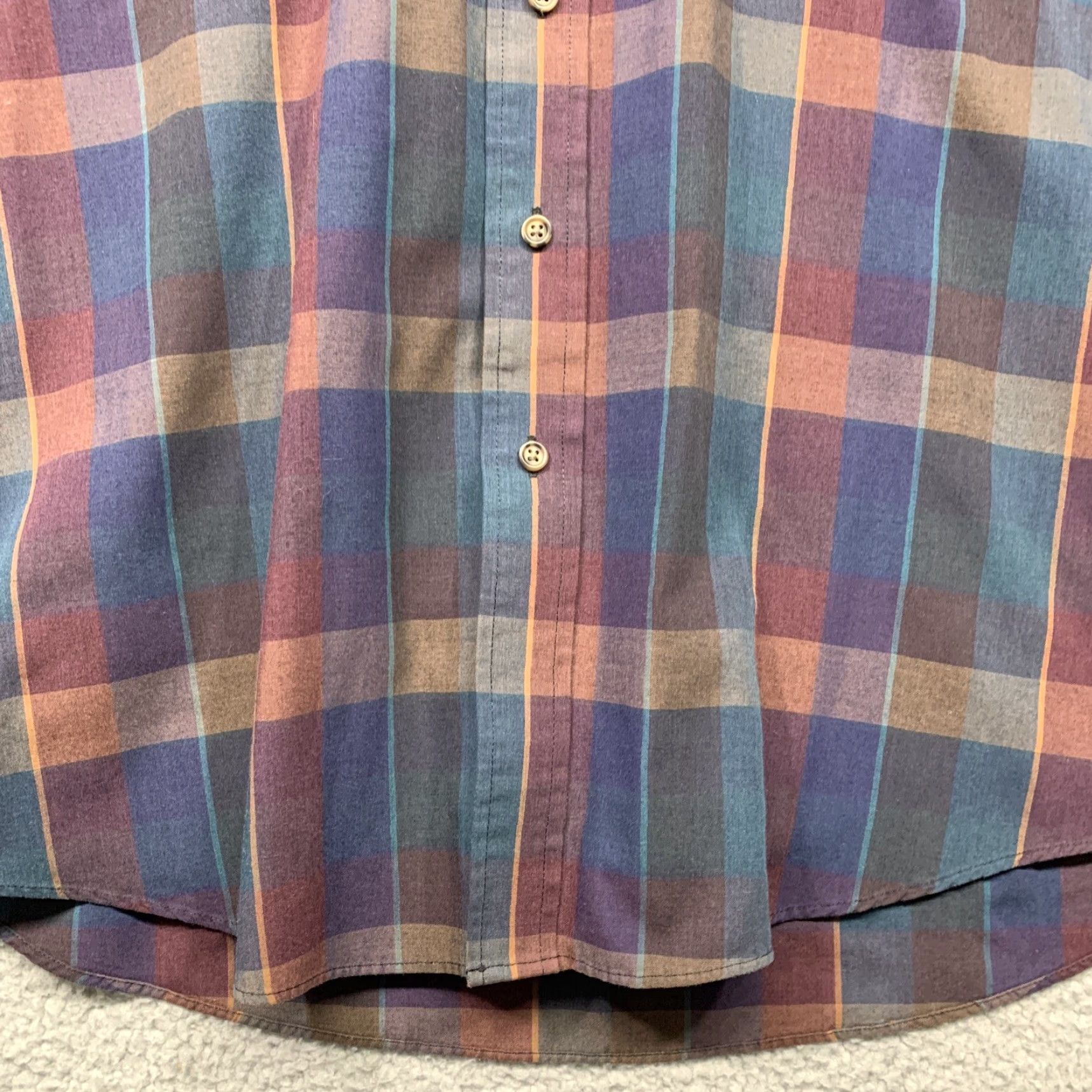 Van Heusen VAN HEUSEN Button Shirt Men XL Plaid Multi-Color Button-Down Collar 2 Pockets Shirt Mens XL Plaid Multicolor Button-Down Size US XL / EU 56 / 4 - 3 Thumbnail