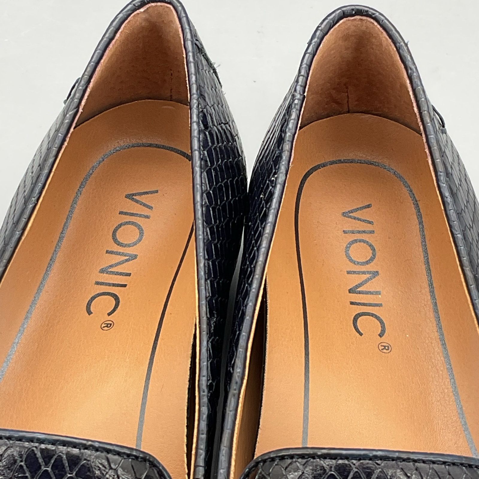 Vionic Vionic Women Willa Boa Snakeskin Embossed Loafer Navy Size 5 Size US 5 / IT 35 - 6 Thumbnail