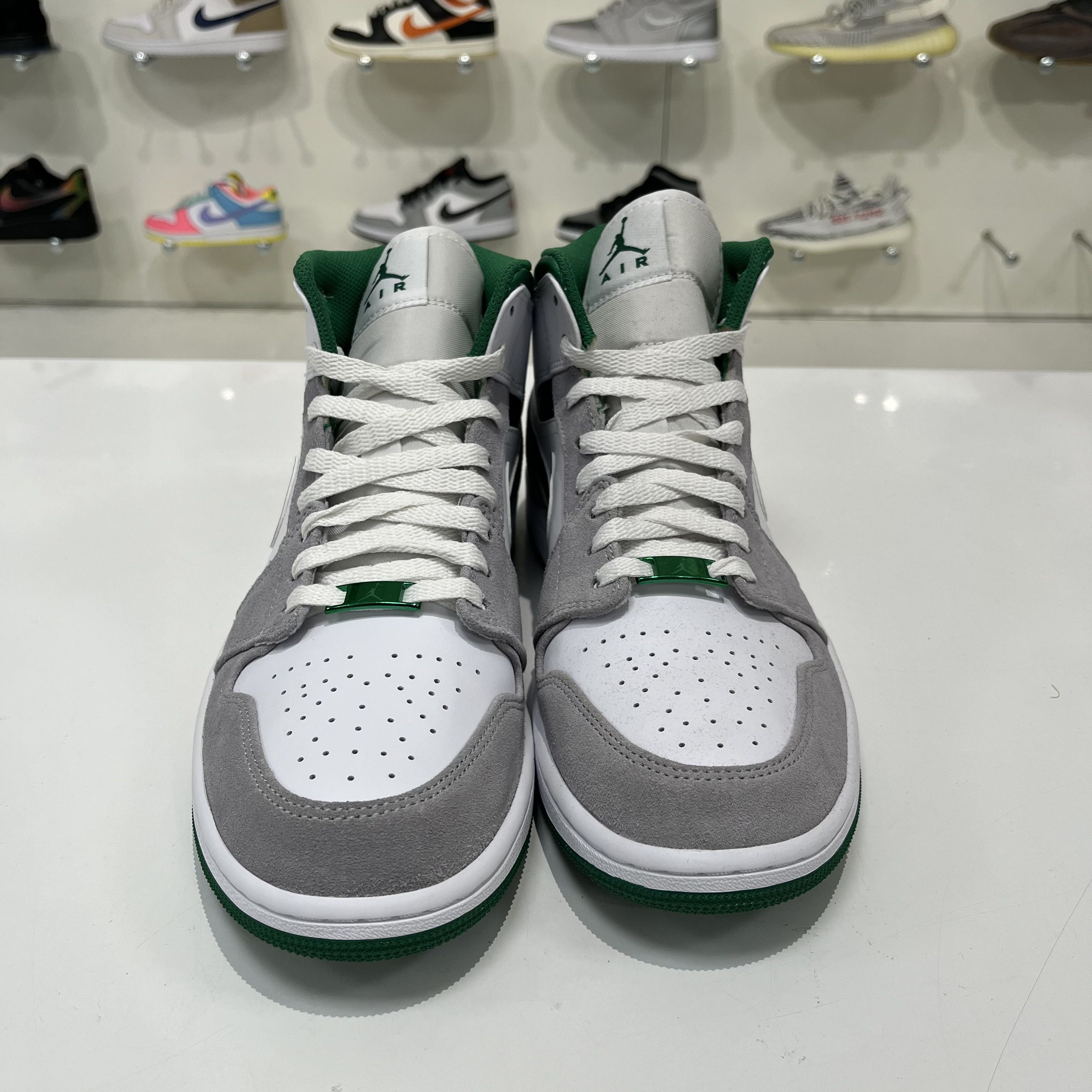 Nike Air Jordan 1 Mid SE Grey Green Size US 9.5 / EU 42-43 - 5 Thumbnail