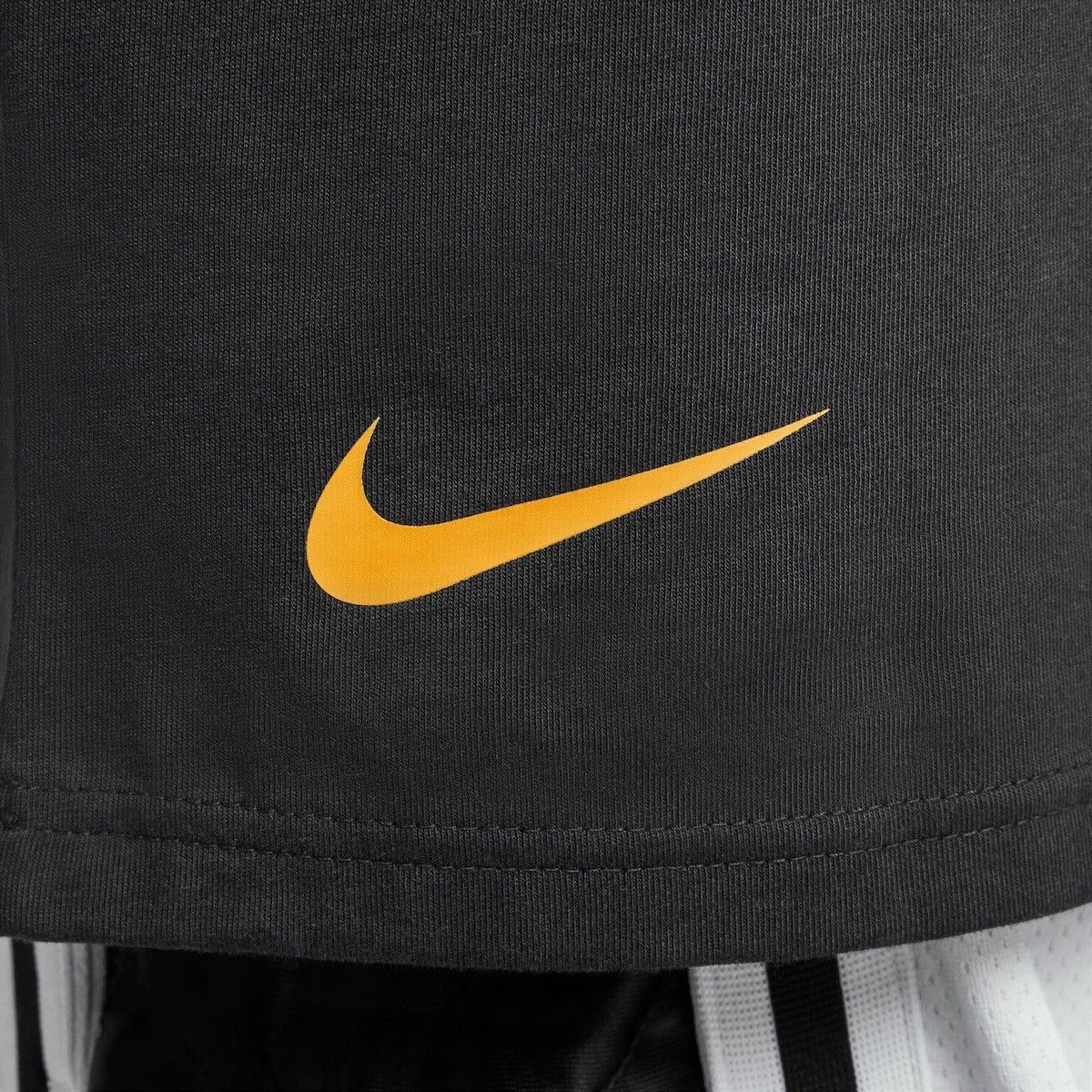 Nike 2024 NIKE KOBE X-RAY “BROKEN NOT BEATEN” BLACK T-SHIRT (XXL) Size US XXL / EU 58 / 5 - 7 Thumbnail