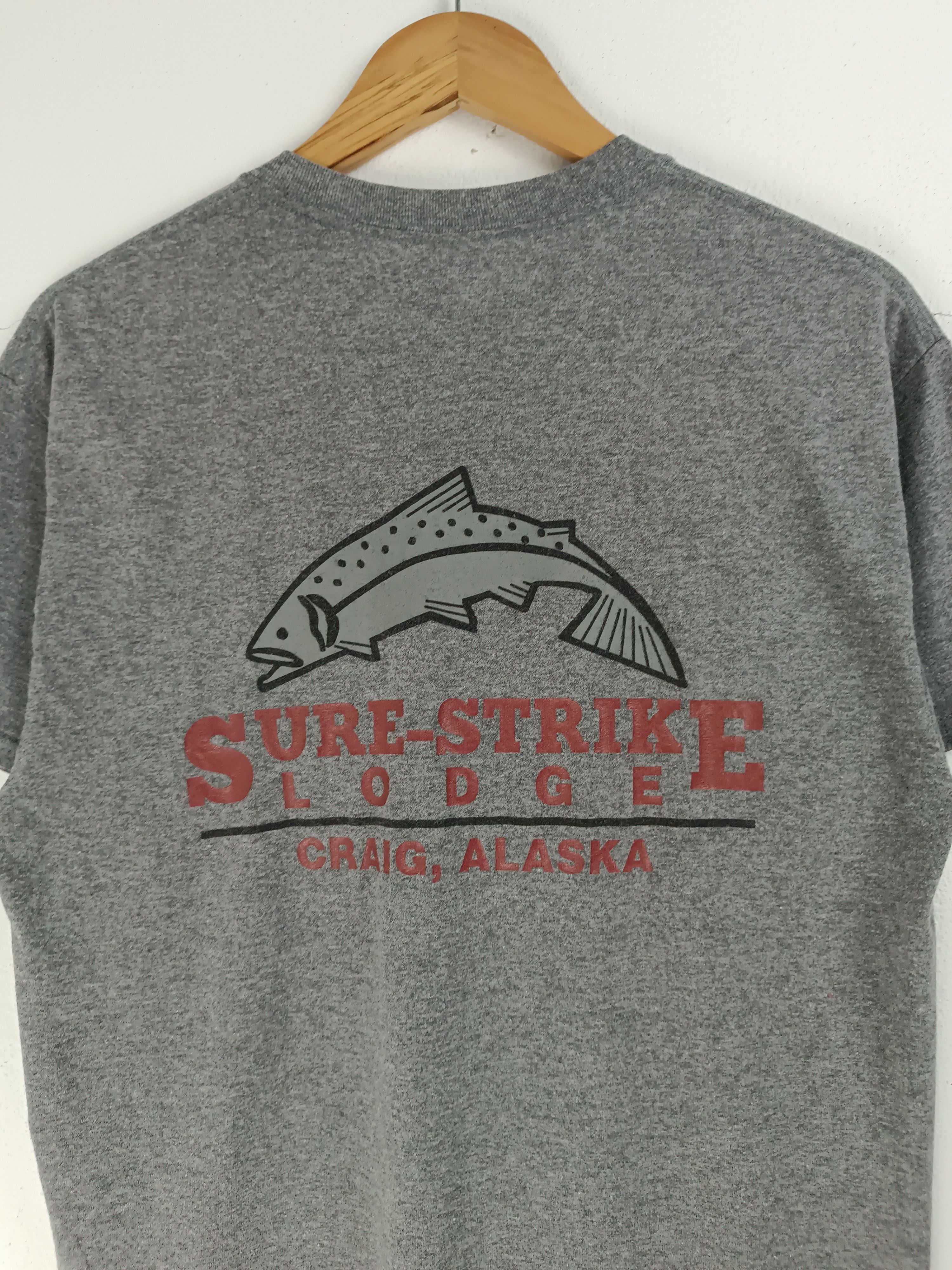 Bass Pro Shops VINTAGE Y2K SURE STRIKE LODGE ALASKA TEE BASS PRO SHOP Size US M / EU 48-50 / 2 - 13 Thumbnail