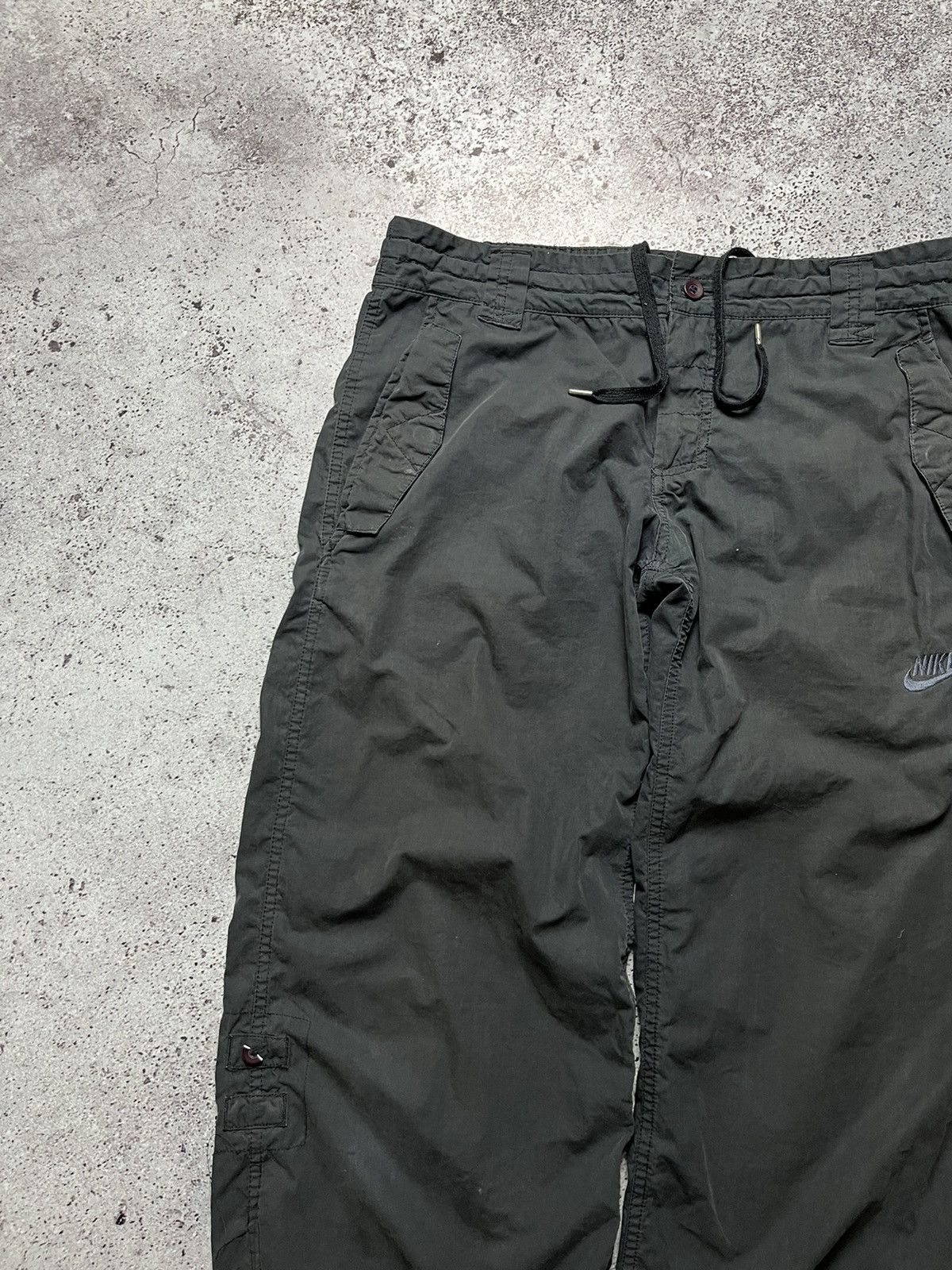 Nike × Vintage 🏔️Vintage Nike Track Cargo Pants Nylon Drill Y2K style Swoosh Size US 32 / EU 48 - 4 Thumbnail