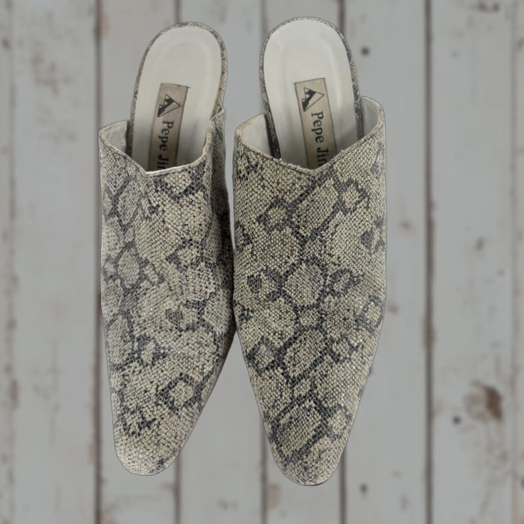 Vintage Pepe Jimenez Cream/Gray Snakeskin Leather Block Heel Mules Women’s Size 7.5 M Size US 7.5 / IT 37.5 - 1 Thumbnail