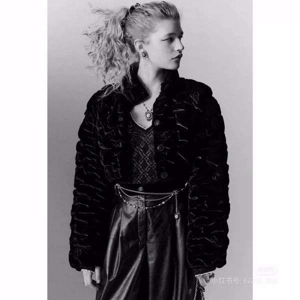 Chanel Chanel Autumn and winter preview black velvet embroidery l Size XS / US 0-2 / IT 36-38 - 2 Thumbnail