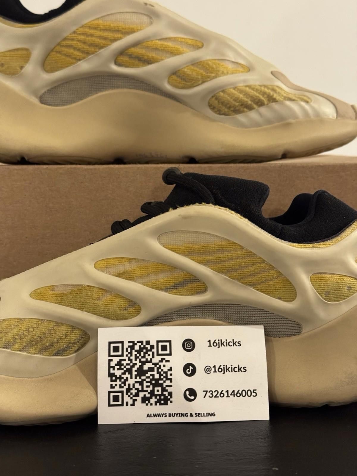 Adidas Adidas Yeezy 700 V3 Safflower Lace Up Streetwear Sneakers Size US 9.5 / EU 42-43 - 2 Thumbnail