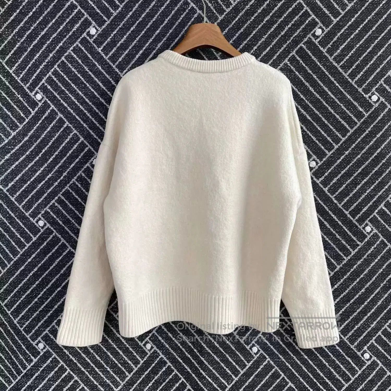 AMI oversized cream sweater with heart logo. Size XL / US 12-14 / IT 48-50 - 2 Thumbnail