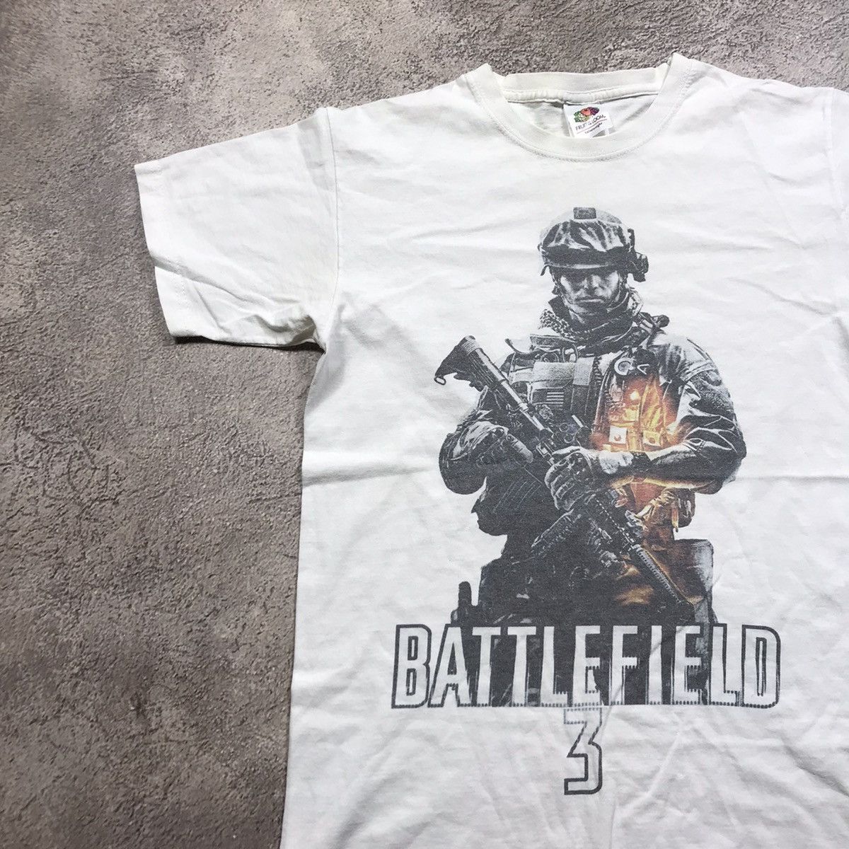 Vintage Vintage Y2K Battlefield 3 Sun Faded Graphic Tee Streetwear S Size US S / EU 44-46 / 1 - 2 Thumbnail