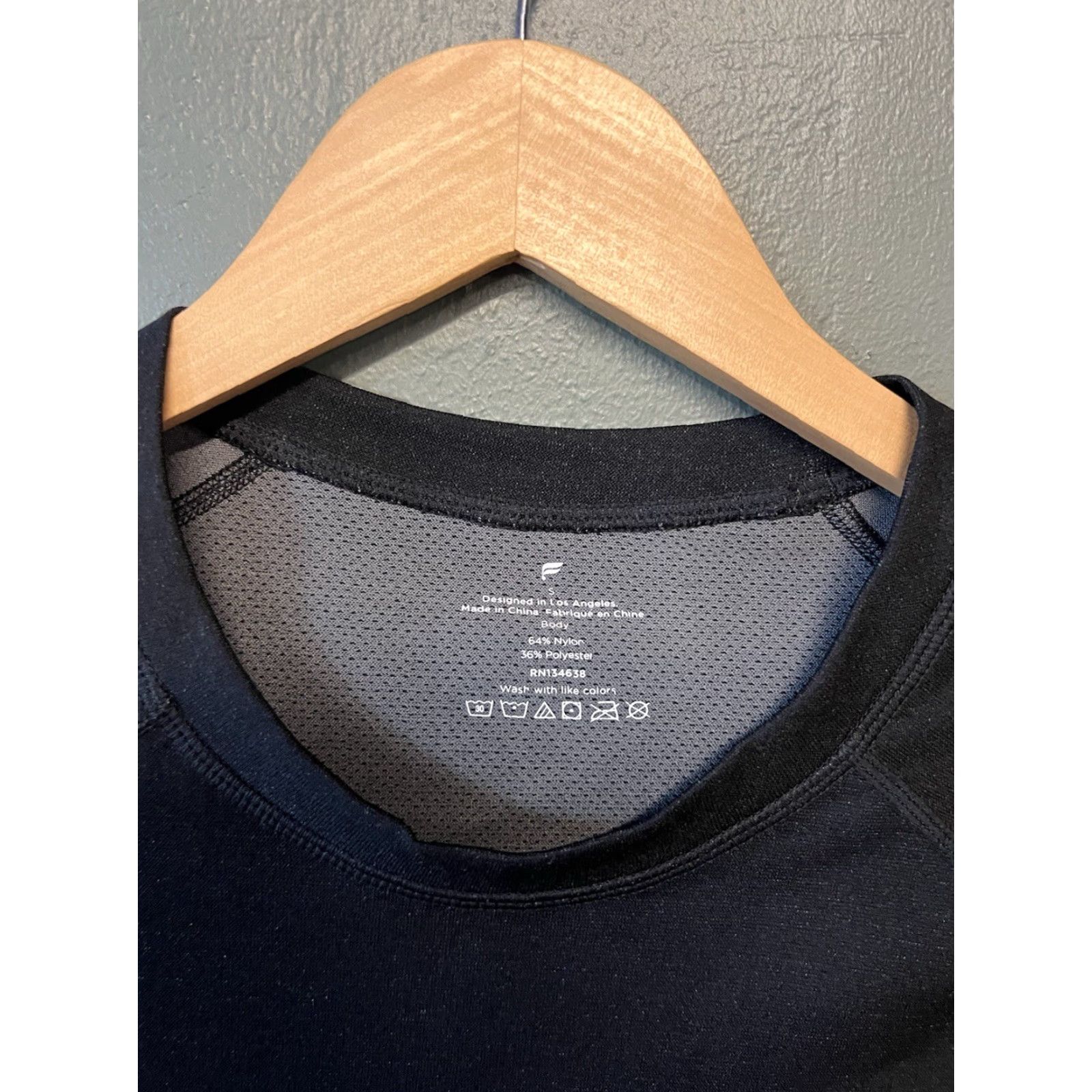 Fabletics Fabletics Mens Black Long Sleeve Nylon Athletic T-shirt Size S - Pullover, Regular, Athletic Fit, Nylon, T-Shirt, Activewear, Men Size US S / EU 44-46 / 1 - 3 Thumbnail