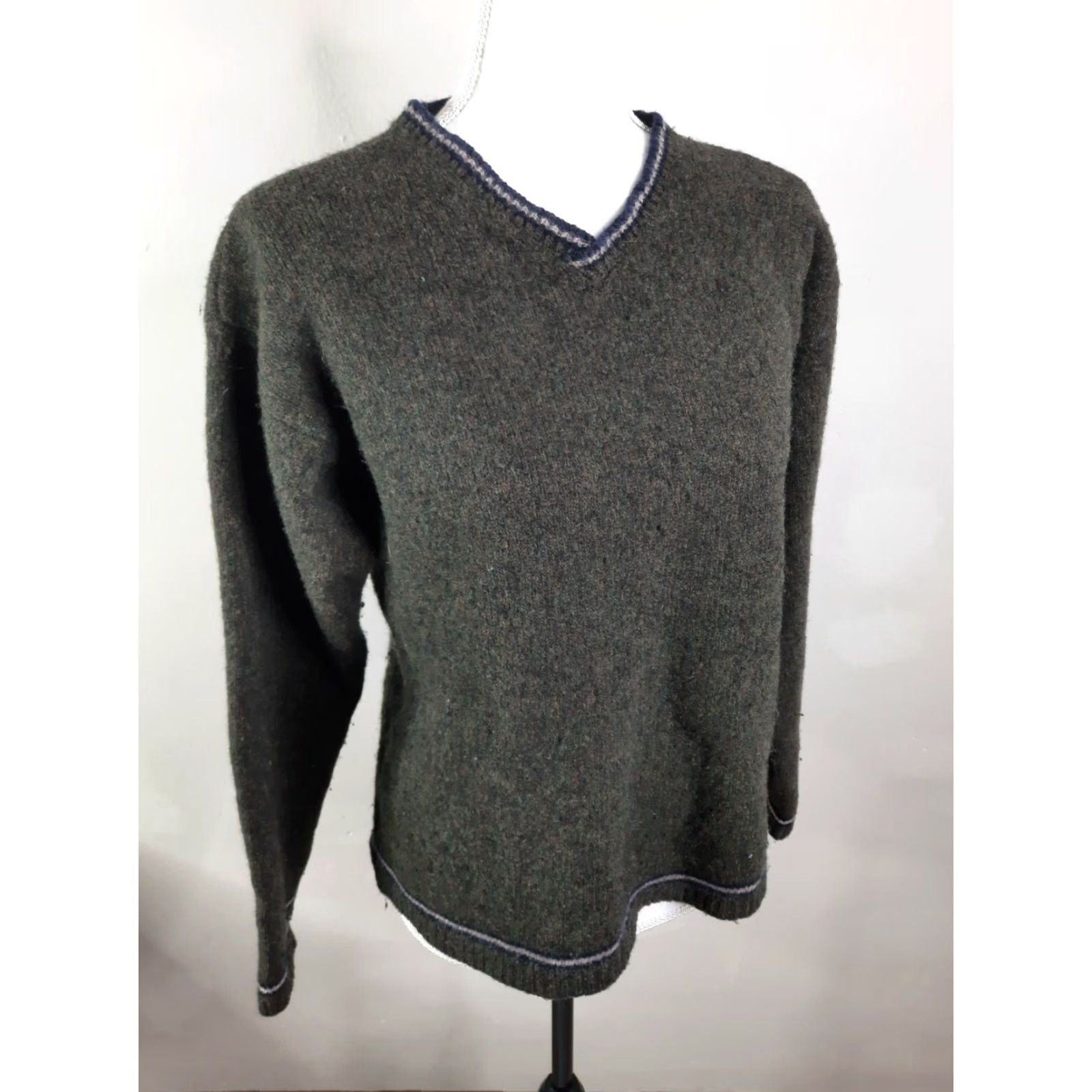 American Eagle Outfitters VINTAGE American Eagle Outfitters Wool Blend V-Neck Sweater Women Small S3C (Green) Wool Blend Logo Pullover Knit 90s Casual Mens? Size S / US 4 / IT 40 - 5 Thumbnail