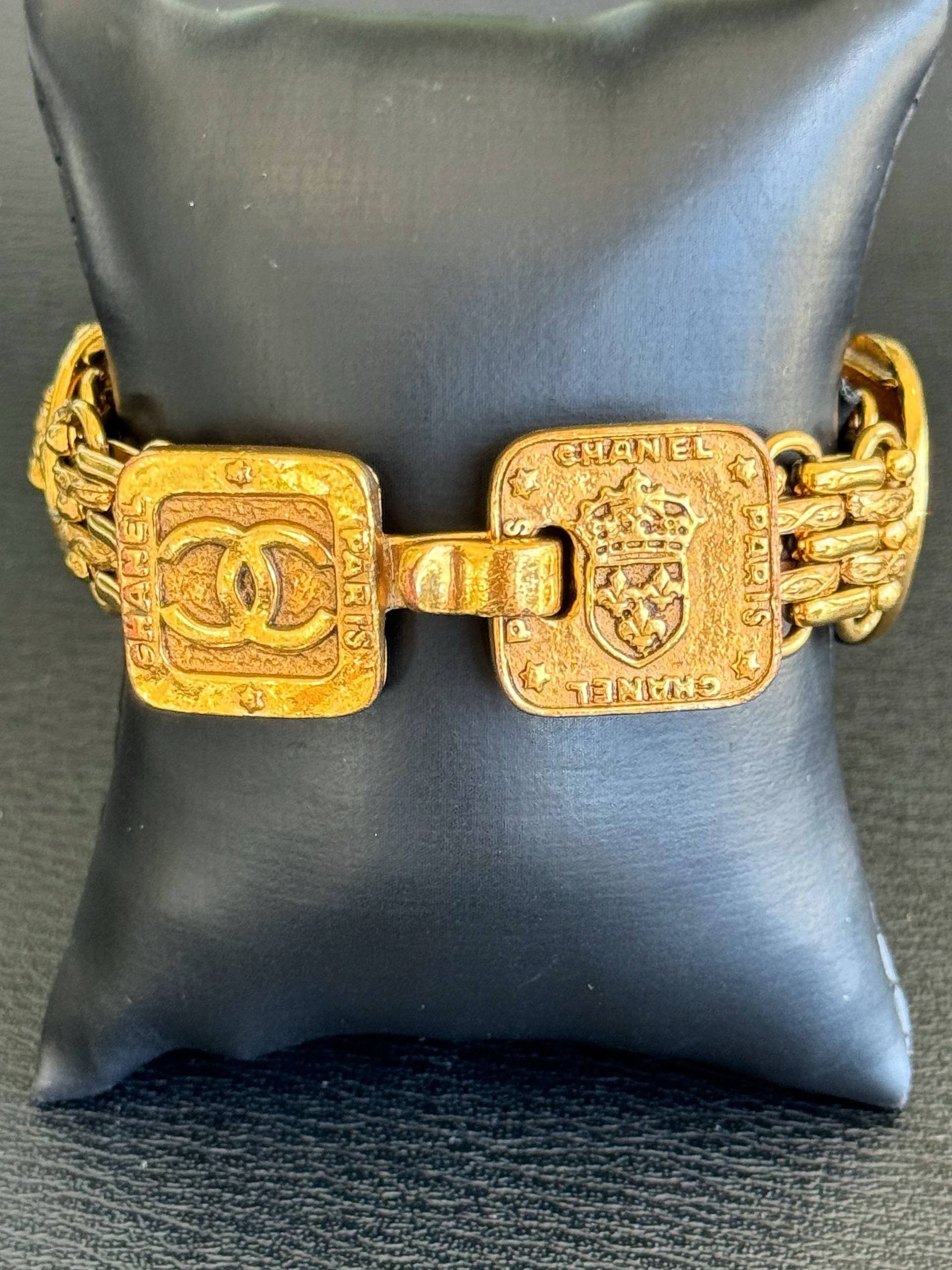 Chanel Chanel Sun & Crest Medallion Chain 7” Bracelet Gold Plated Size ONE SIZE - 3 Thumbnail