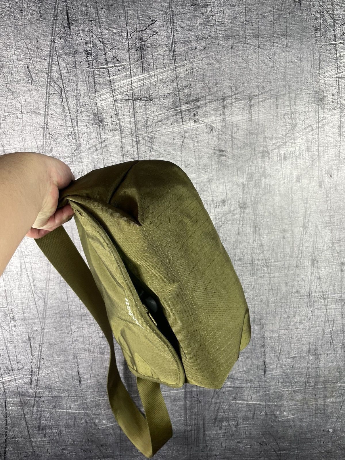 Montbell MONTBELL BERNINA FLAP SHOULDER BAG Size ONE SIZE - 10 Thumbnail