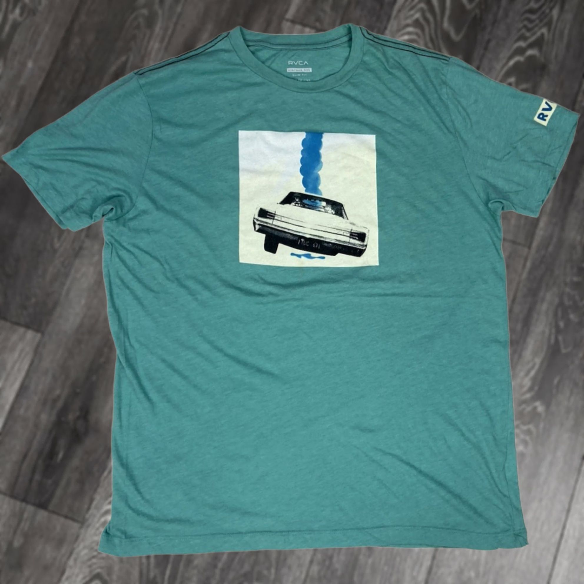 RVCA RVCA Car Graphic T-shirt Men XL Green Short Sleeve Crew Neck Size US XL / EU 56 / 4 - 1 Thumbnail